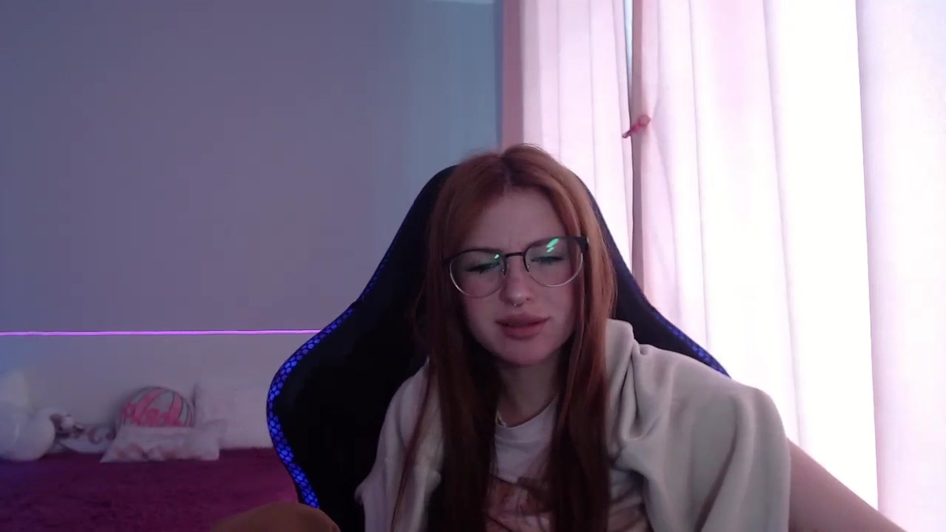 Gallery image thumbnail from BellaaaJones's myfreecams stream on, 04/23/2024, 09:45 image 6 of 20
