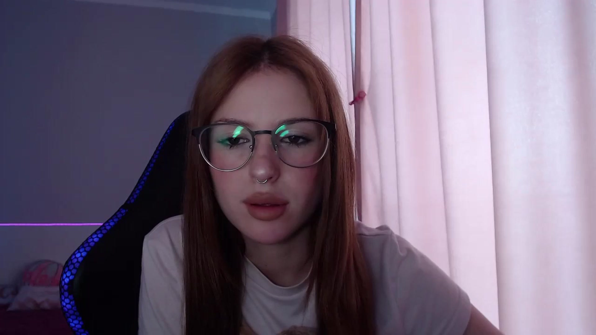 Gallery image thumbnail from BellaaaJones's myfreecams stream on, 04/23/2024, 09:45 image 1 of 20