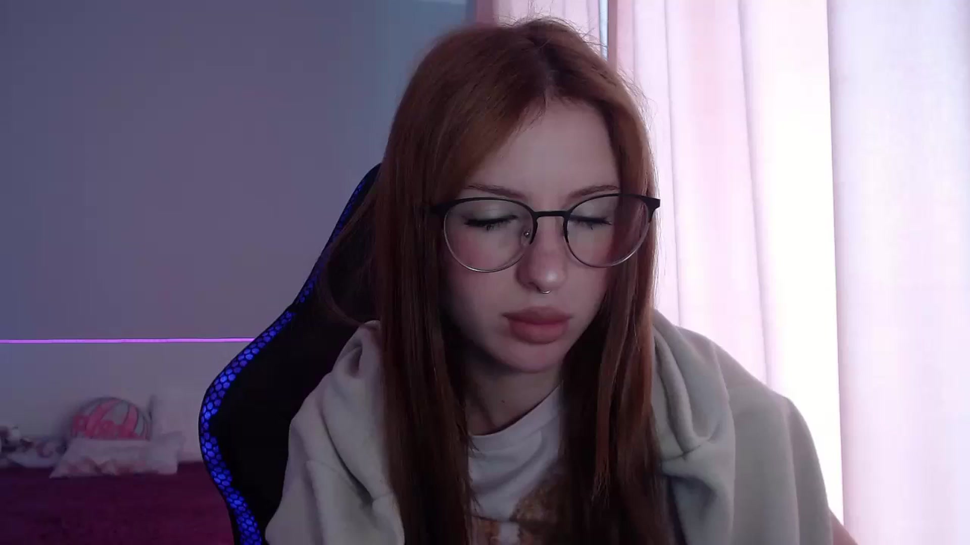Gallery image thumbnail from BellaaaJones's myfreecams stream on, 04/23/2024, 09:45 image 10 of 20