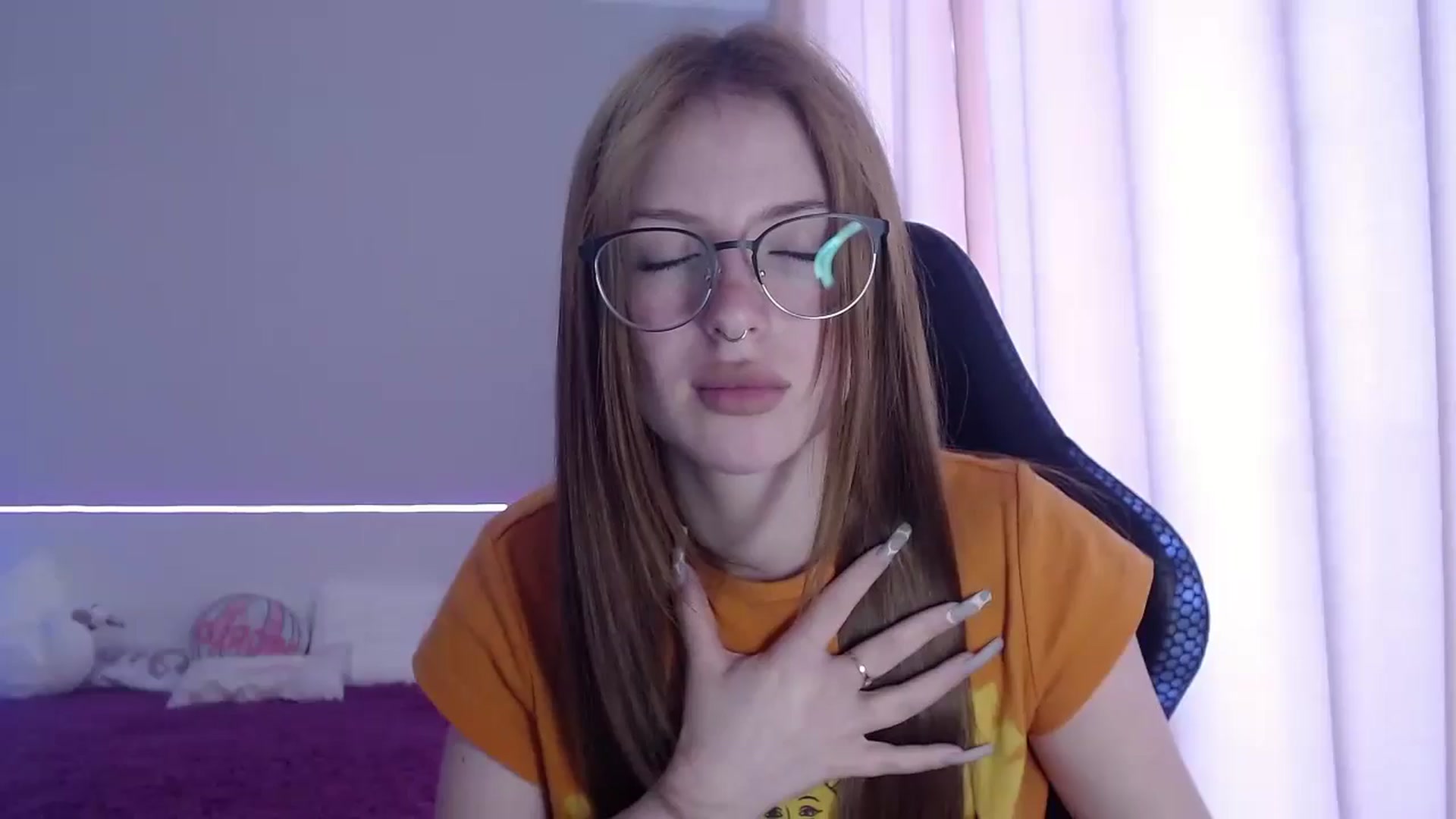 Gallery image thumbnail from BellaaaJones's myfreecams stream on, 04/28/2024, 11:23 image 12 of 20