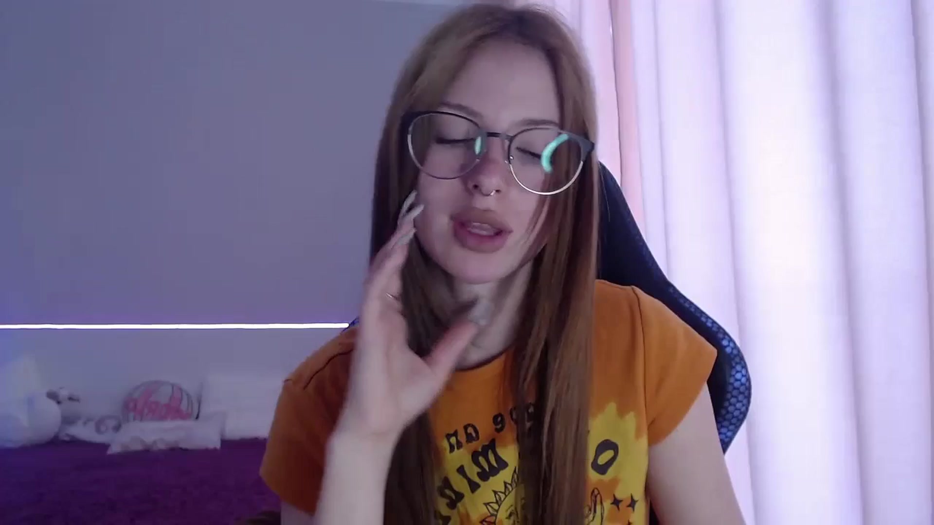 Gallery image thumbnail from BellaaaJones's myfreecams stream on, 04/28/2024, 11:23 image 1 of 20