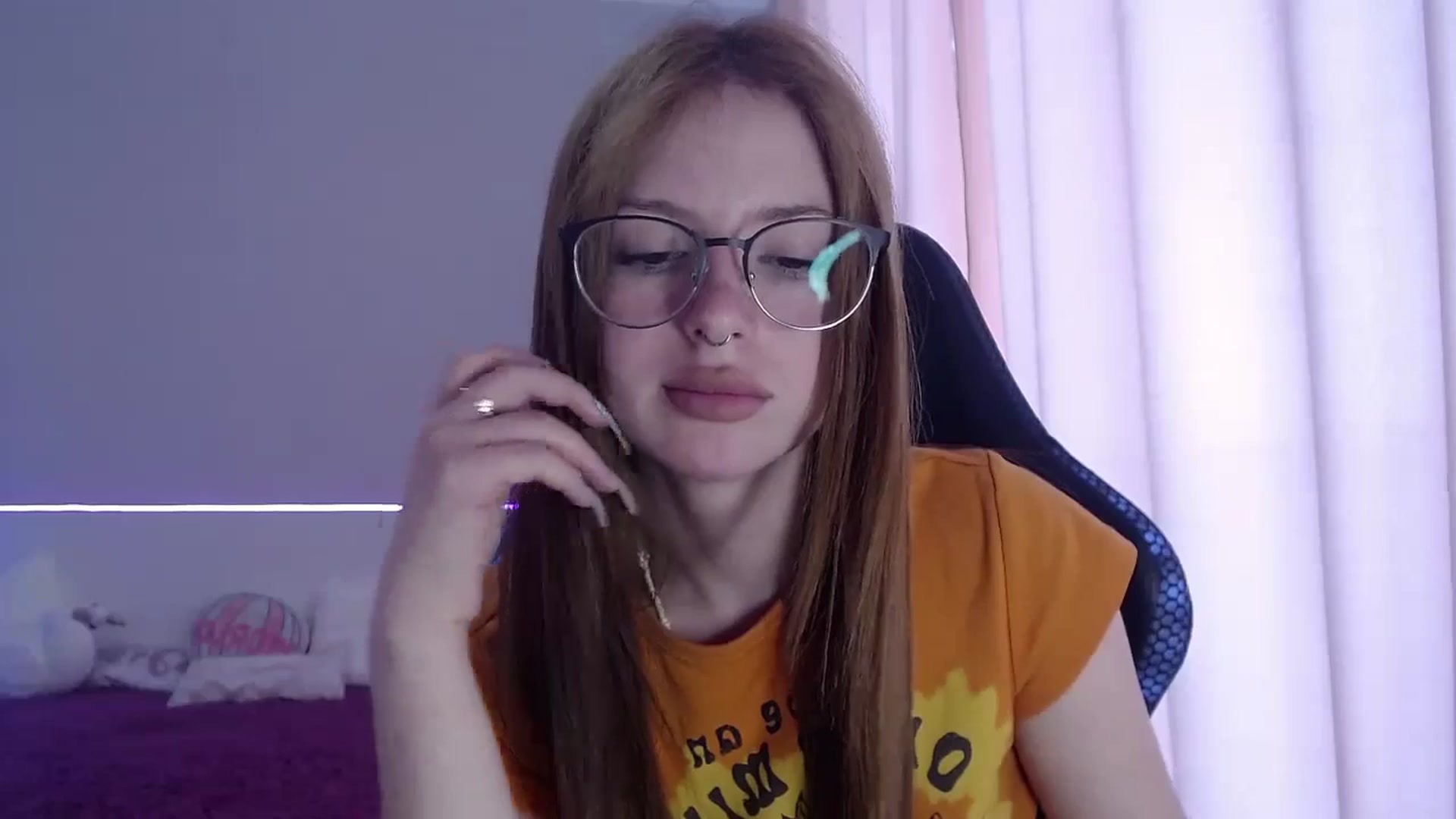 Gallery image thumbnail from BellaaaJones's myfreecams stream on, 04/28/2024, 11:23 image 17 of 20