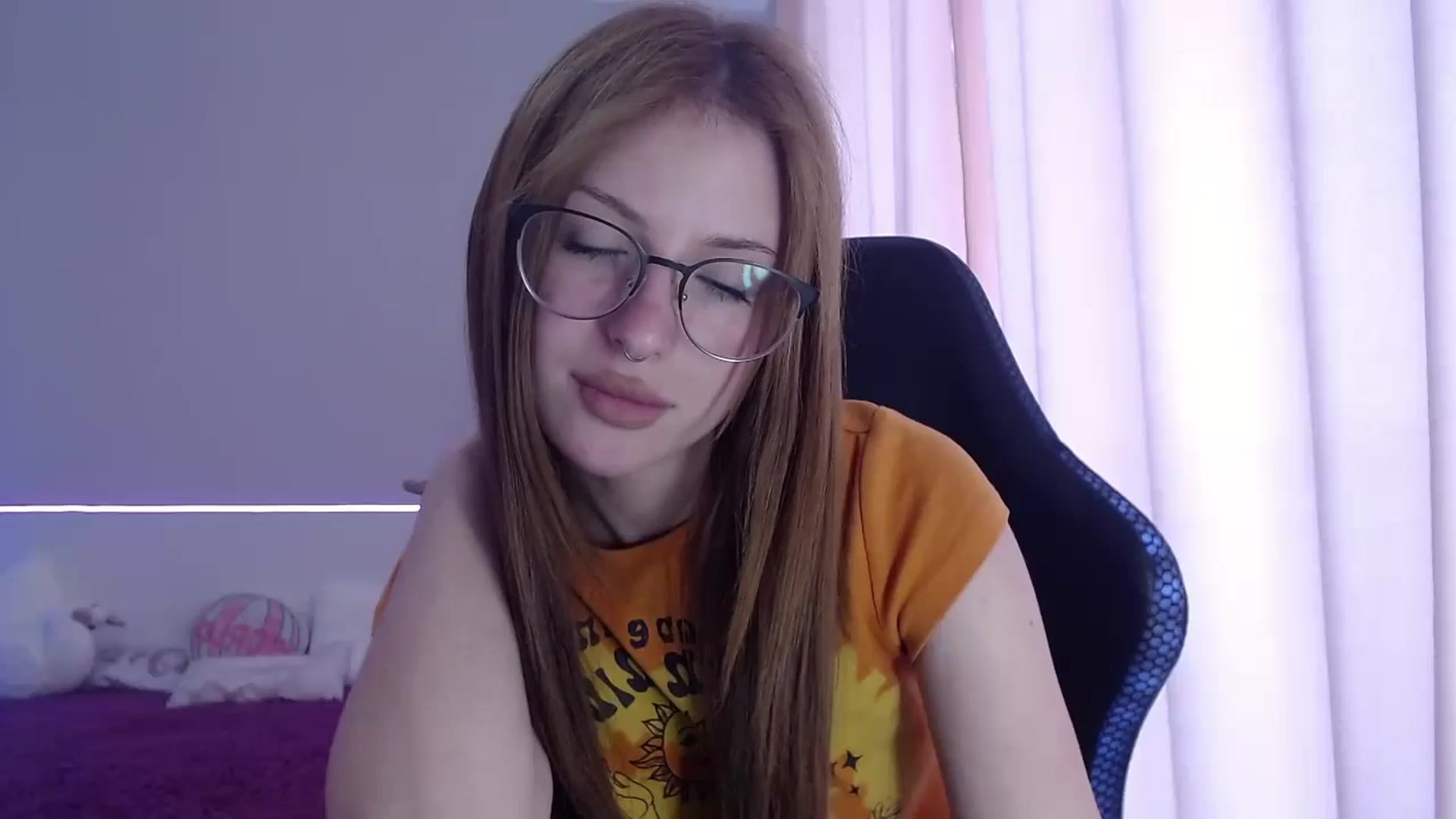 Gallery image thumbnail from BellaaaJones's myfreecams stream on, 04/28/2024, 11:23 image 5 of 20