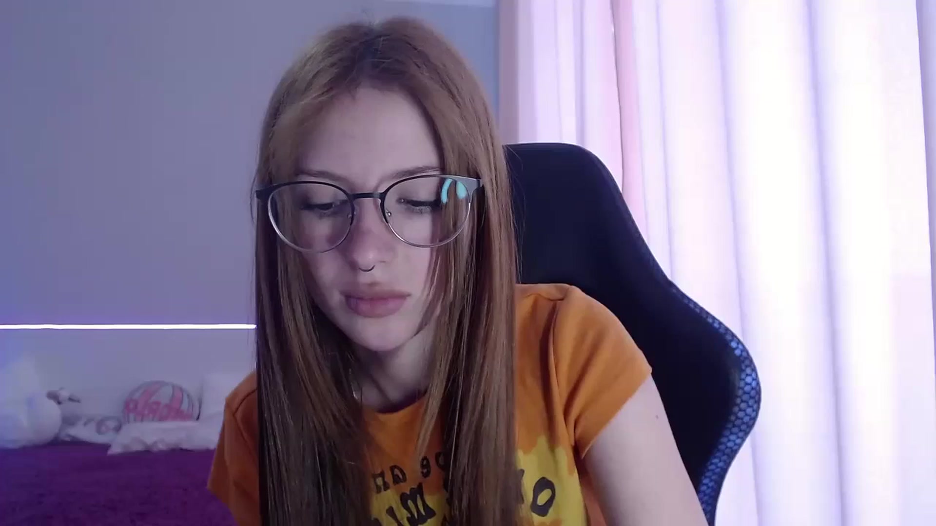 Gallery image thumbnail from BellaaaJones's myfreecams stream on, 04/28/2024, 11:23 image 18 of 20
