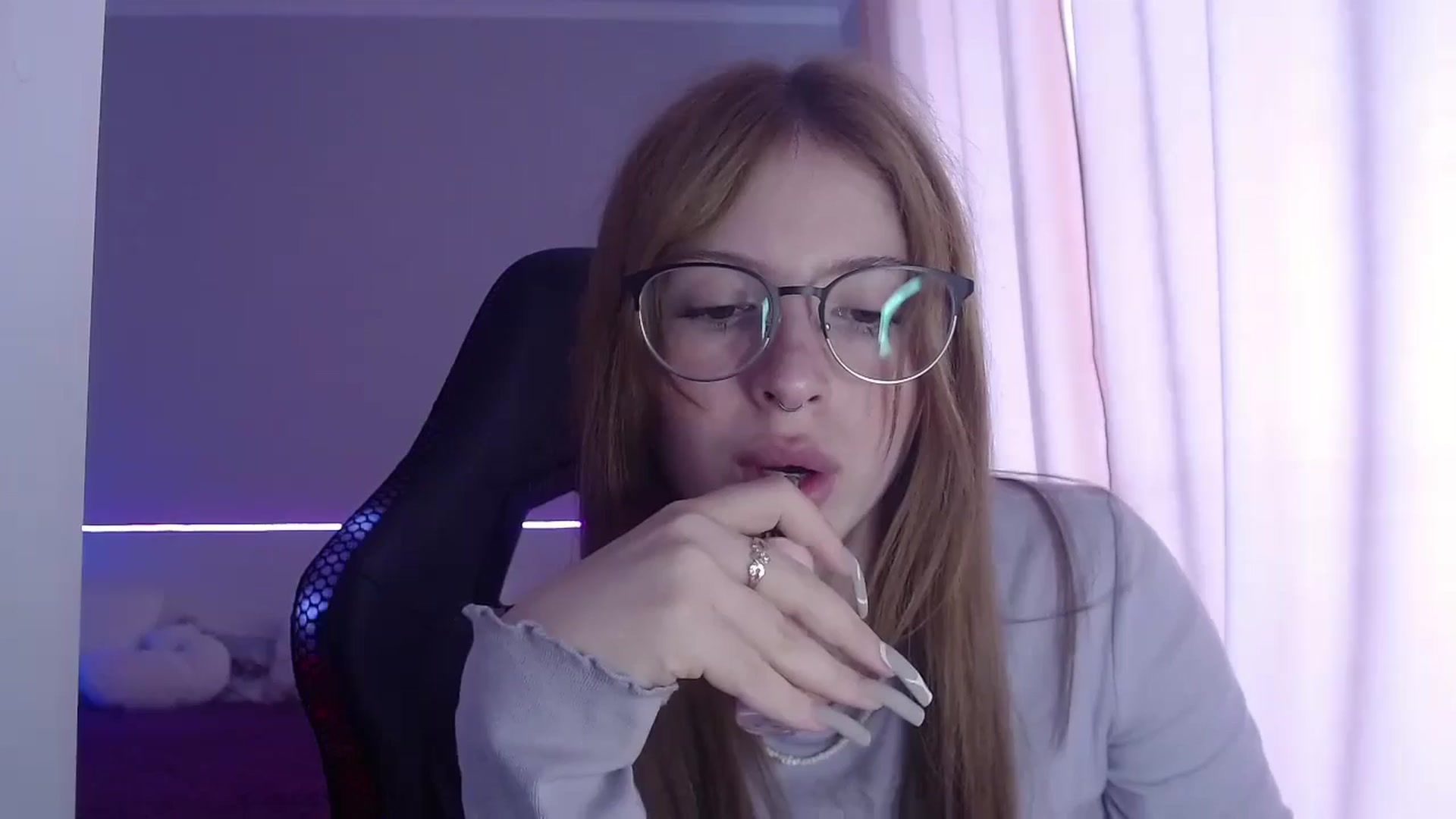 Gallery image thumbnail from BellaaaJones's myfreecams stream on, 05/02/2024, 09:17 image 1 of 20