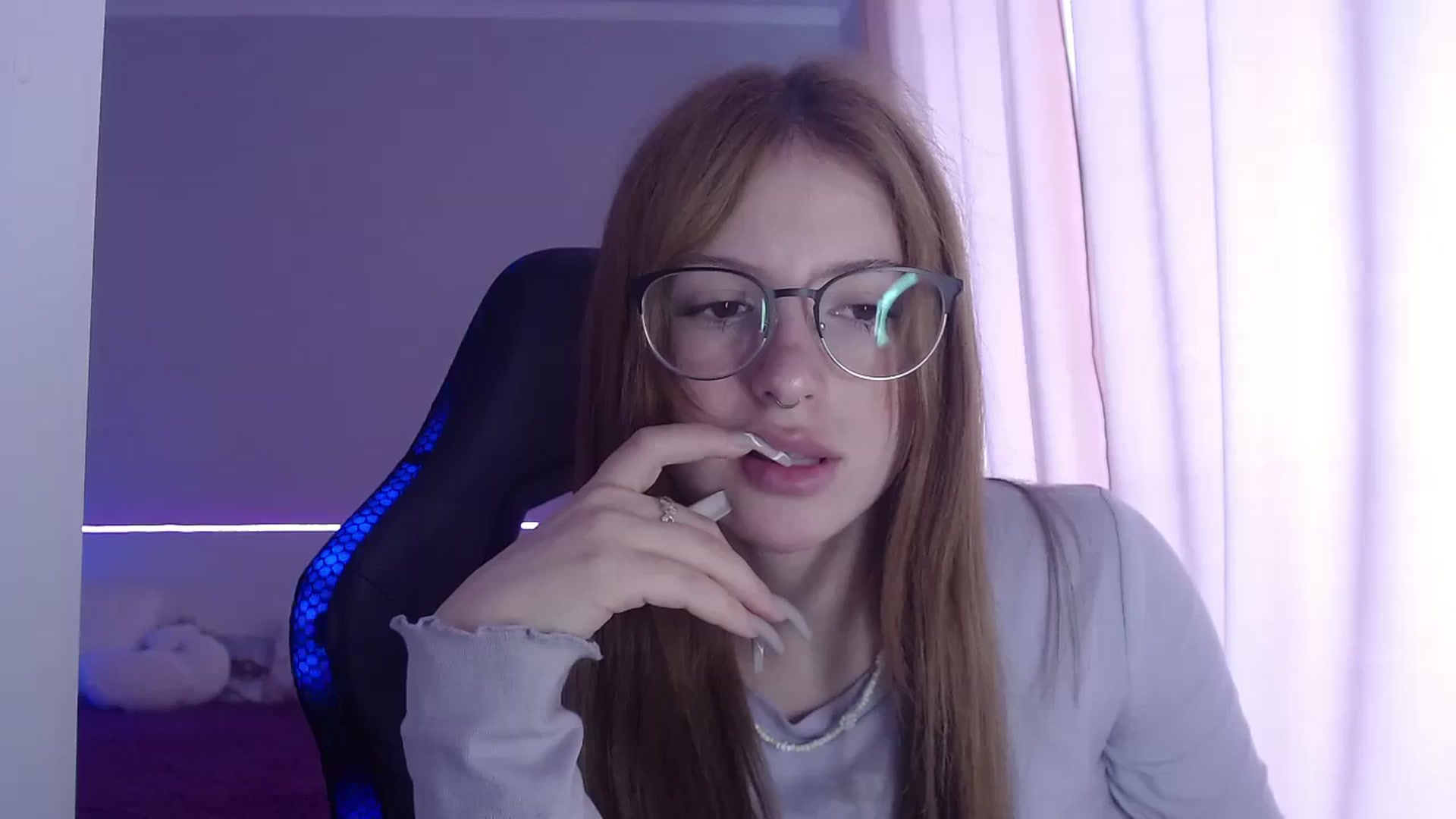 Gallery image thumbnail from BellaaaJones's myfreecams stream on, 05/02/2024, 09:17 image 4 of 20