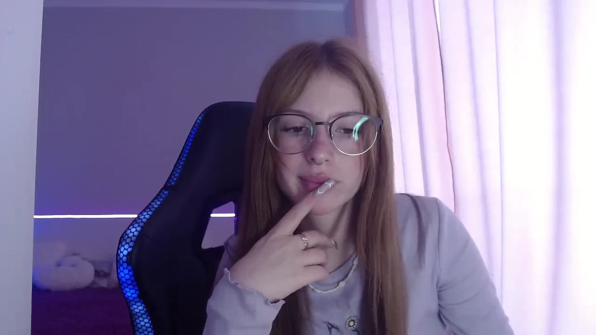 Gallery image thumbnail from BellaaaJones's myfreecams stream on, 05/02/2024, 09:17 image 6 of 20