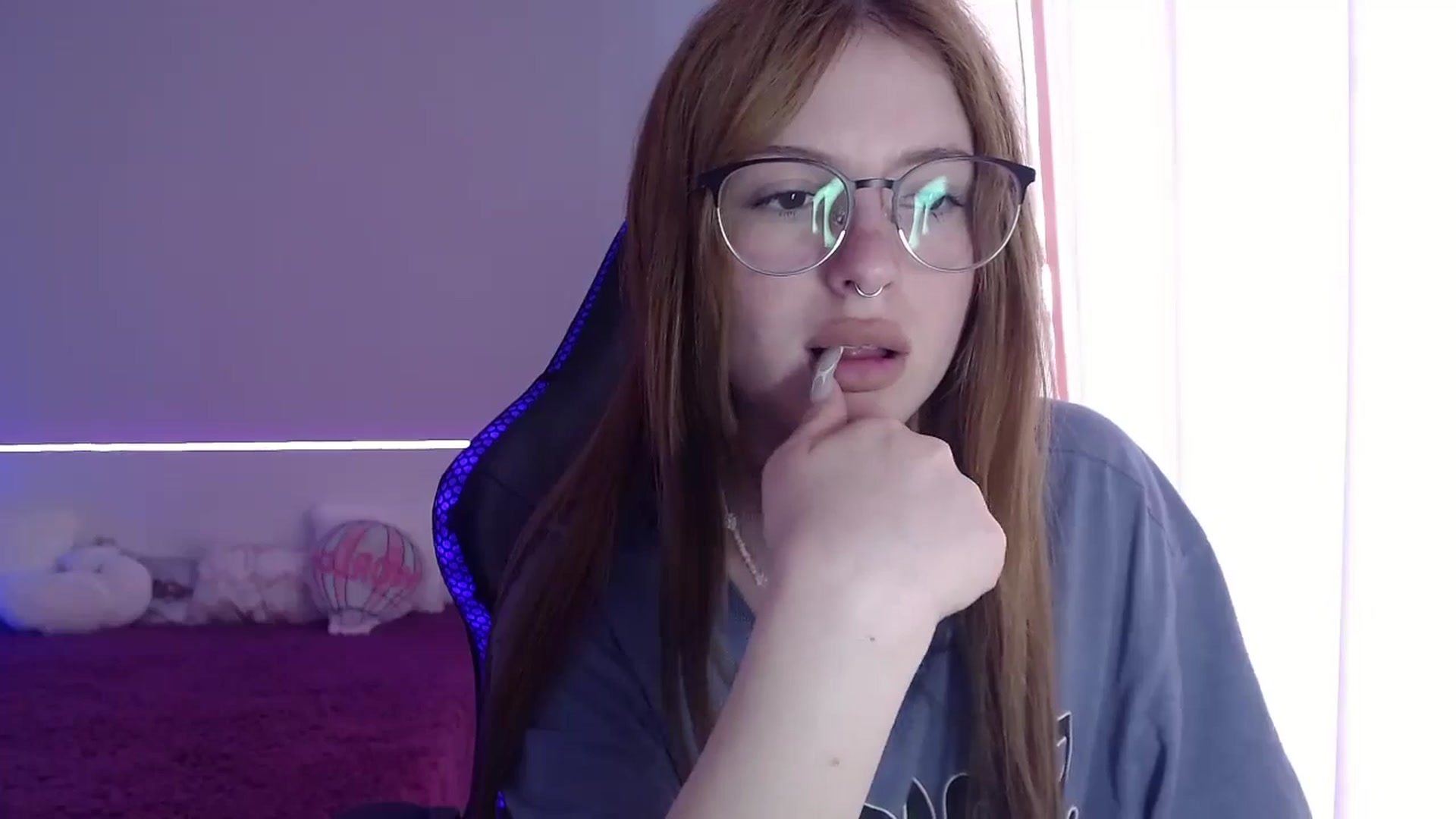 Gallery image thumbnail from BellaaaJones's myfreecams stream on, 05/03/2024, 10:58 image 10 of 20