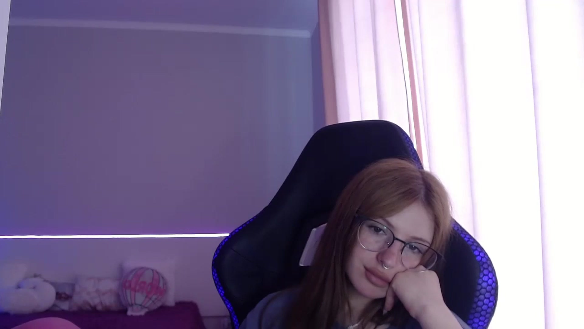 Gallery image thumbnail from BellaaaJones's myfreecams stream on, 05/03/2024, 10:58 image 4 of 20