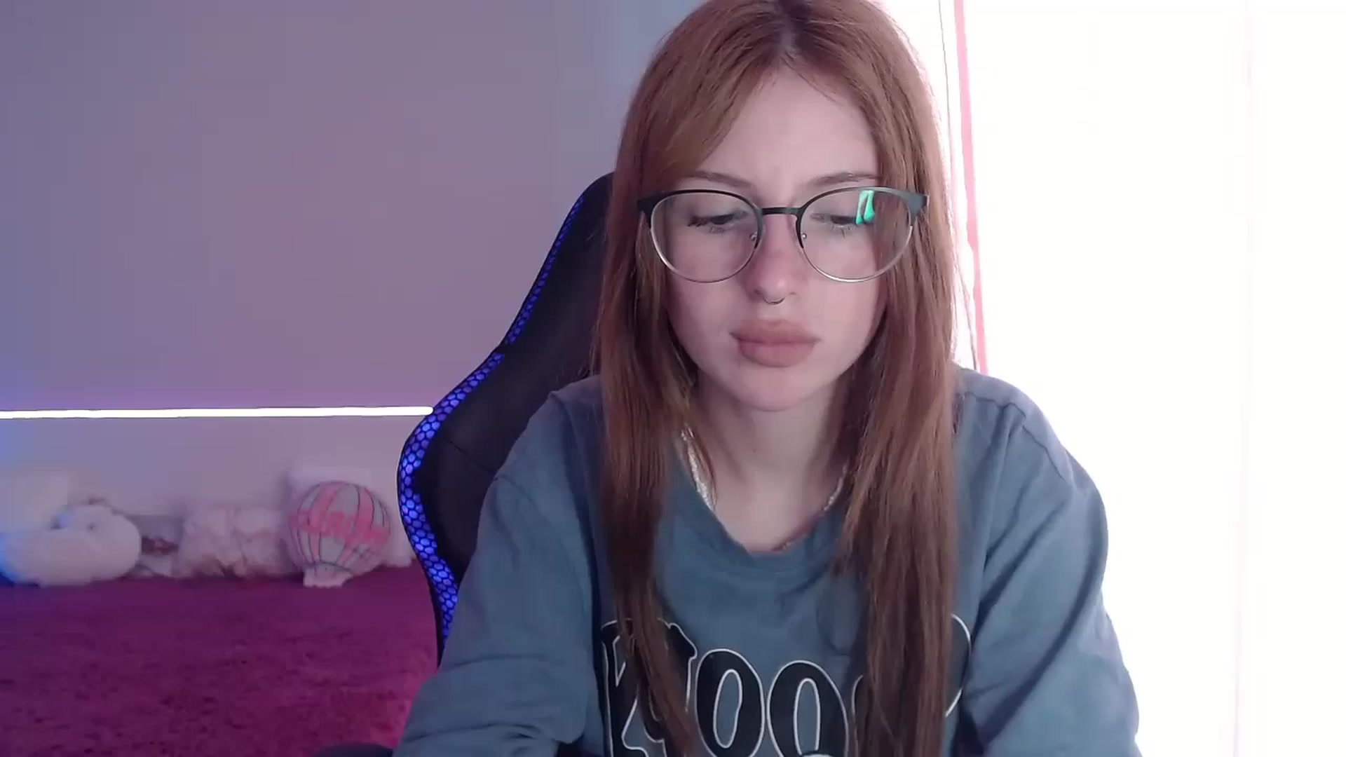 Gallery image thumbnail from BellaaaJones's myfreecams stream on, 05/03/2024, 10:58 image 12 of 20
