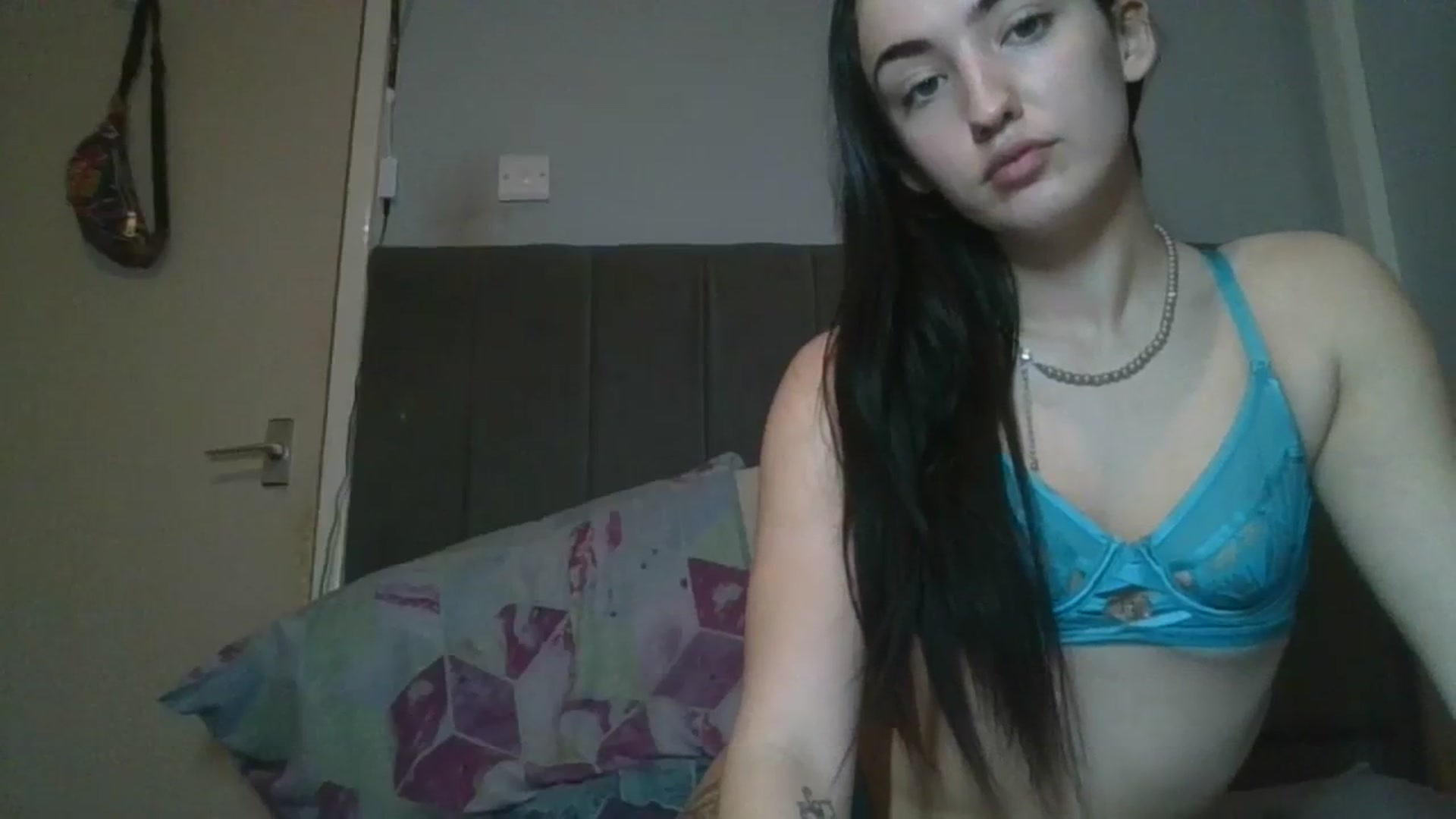 Gallery image thumbnail from Bellablack189's myfreecams stream on, 12/18/2023, 13:36 image 2 of 20