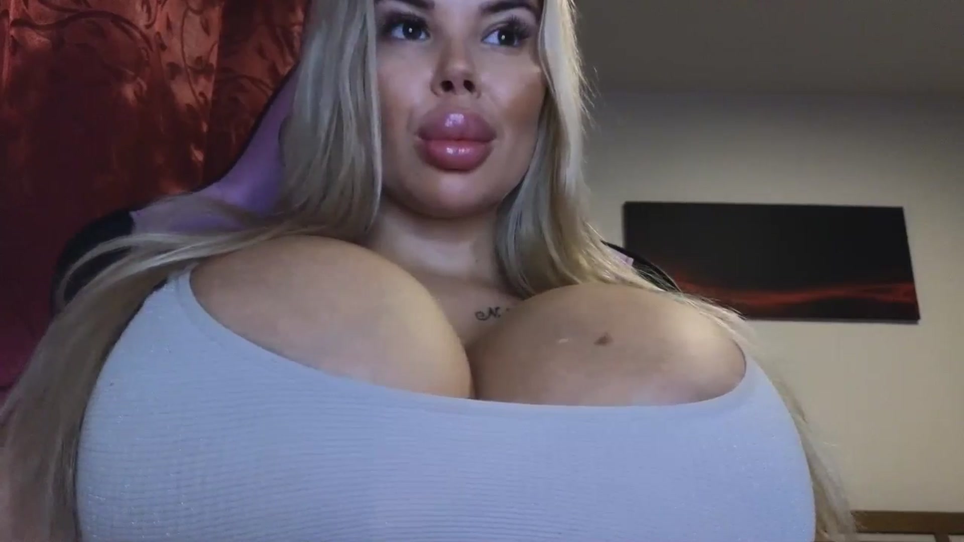 Gallery image thumbnail from Belladollxx's myfreecams stream on, 11/15/2024, 18:19 image 14 of 20