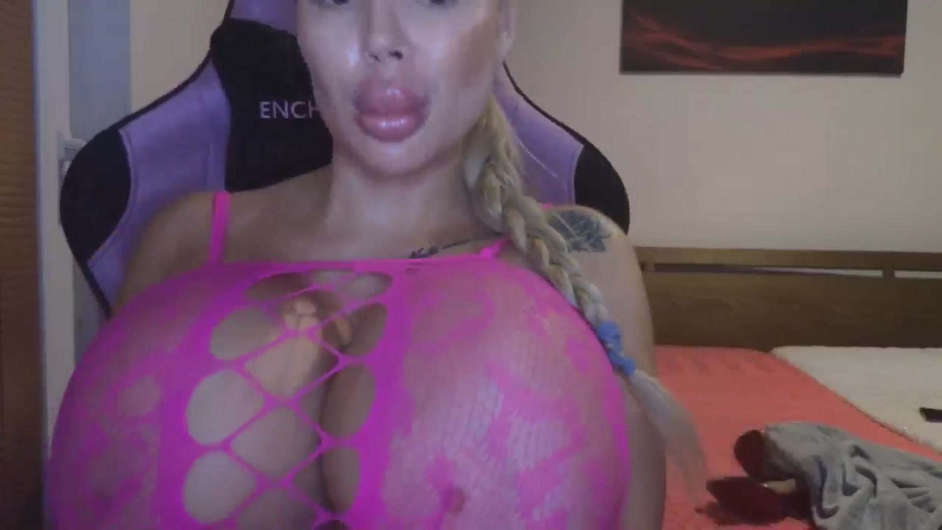 Gallery image thumbnail from Belladollxx's myfreecams stream on, 11/19/2024, 19:46 image 20 of 20