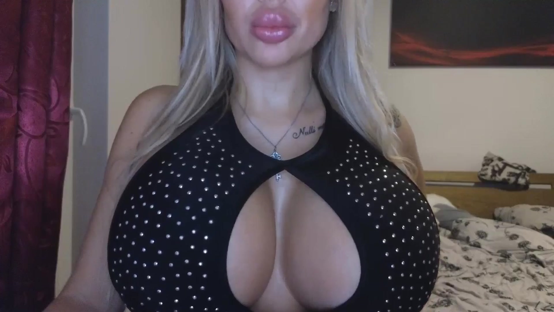 Gallery image thumbnail from Belladollxx's myfreecams stream on, 12/03/2024, 18:52 image 11 of 20