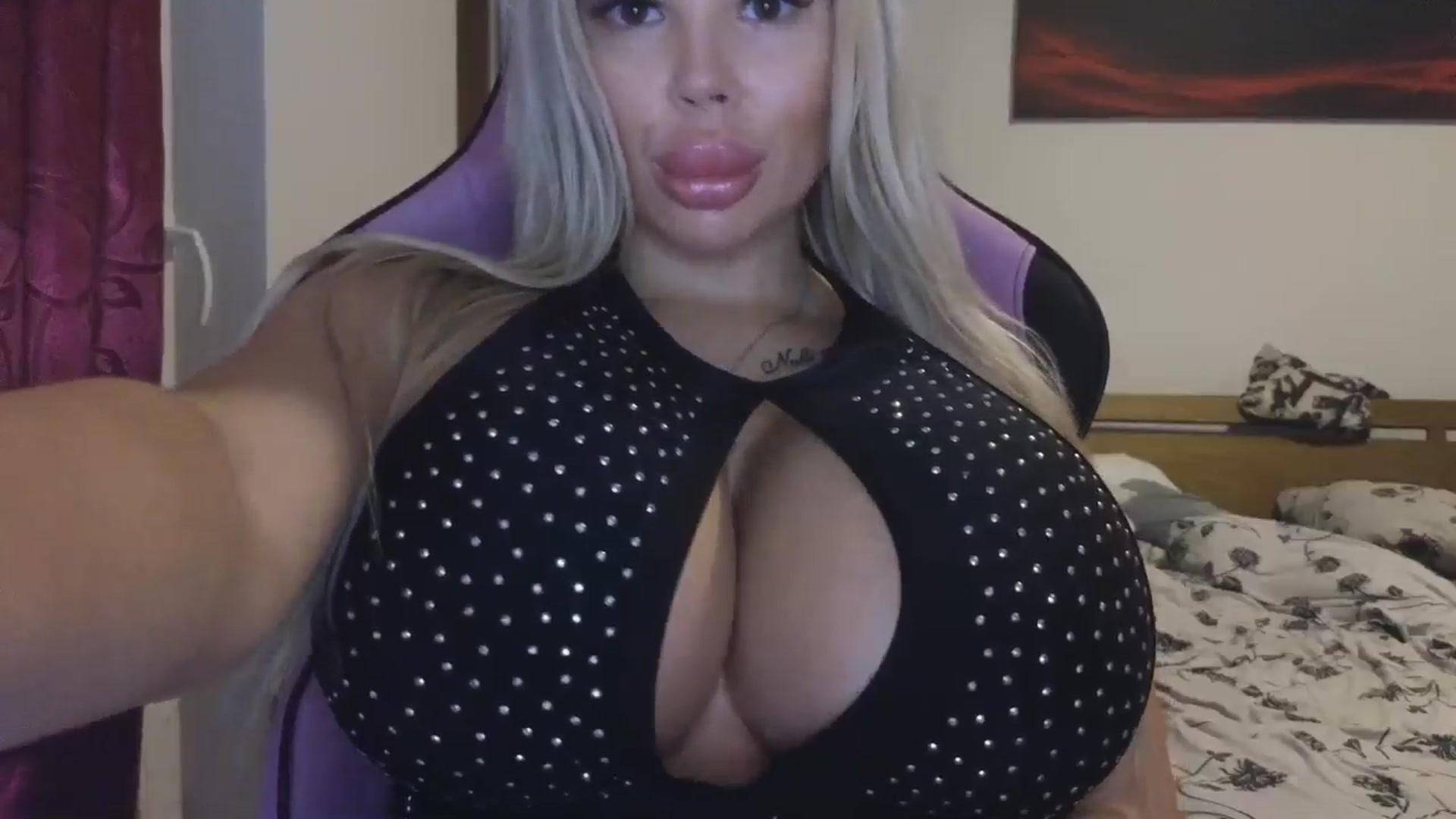 Gallery image thumbnail from Belladollxx's myfreecams stream on, 12/03/2024, 18:52 image 6 of 20