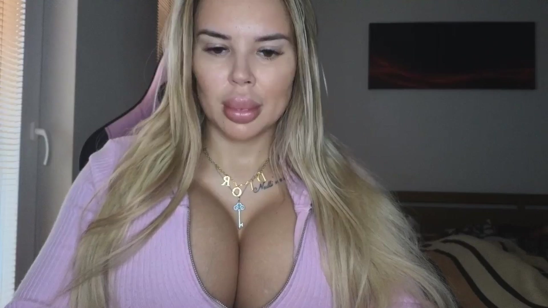Gallery image thumbnail from Belladollxx's myfreecams stream on, 01/08/2025, 16:07 image 3 of 20