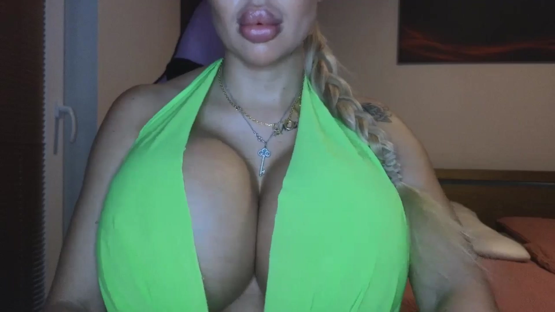 Gallery image thumbnail from Belladollxx's myfreecams stream on, 01/10/2025, 17:30 image 16 of 20