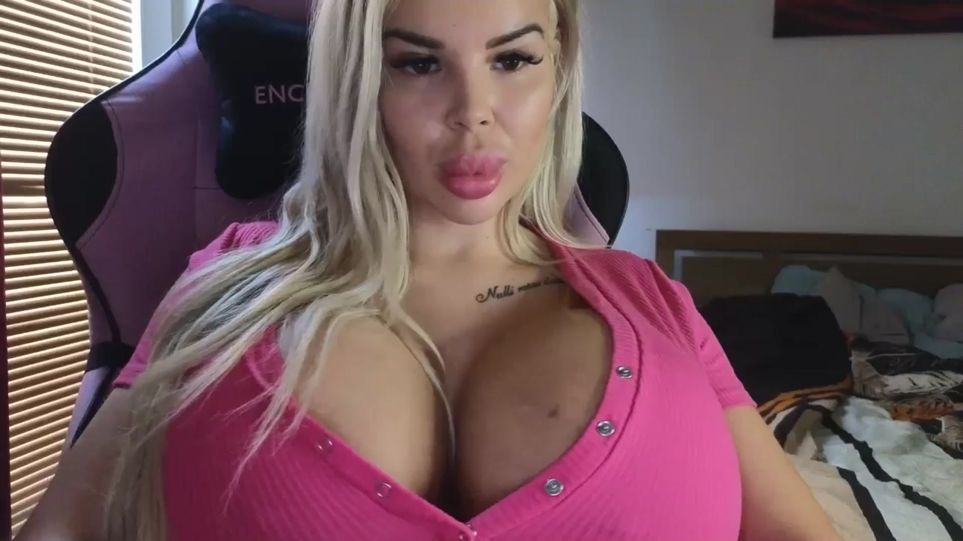 Gallery image thumbnail from Belladollxx's myfreecams stream on, 05/05/2025, 13:56 image 16 of 20