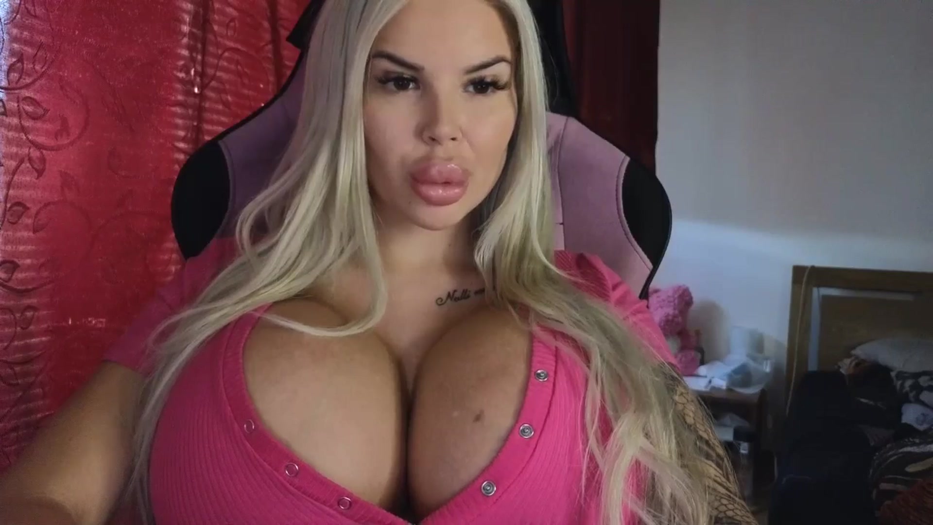 Gallery image thumbnail from Belladollxx's myfreecams stream on, 06/23/2025, 13:02 image 11 of 20