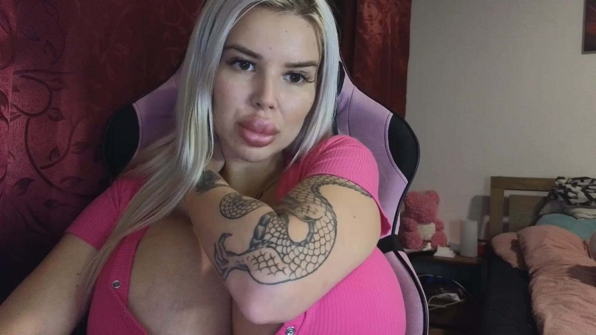 Gallery image thumbnail from Belladollxx's myfreecams stream on, 11/27/2025, 18:19 image 2 of 20