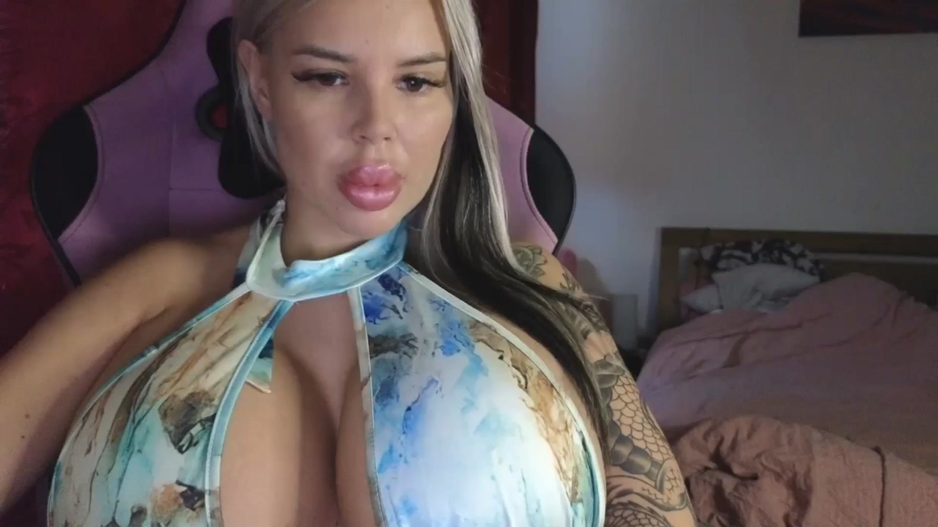 Gallery image thumbnail from Belladollxx's myfreecams stream on, 12/10/2025, 16:05 image 4 of 20