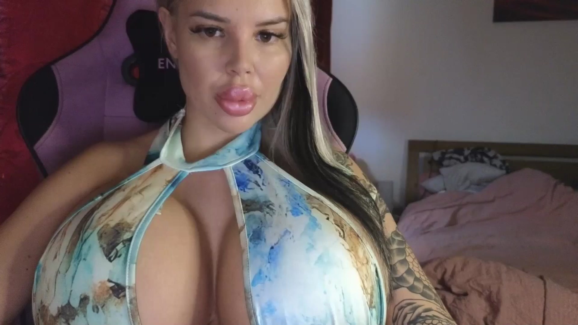 Gallery image thumbnail from Belladollxx's myfreecams stream on, 12/10/2025, 16:05 image 2 of 20