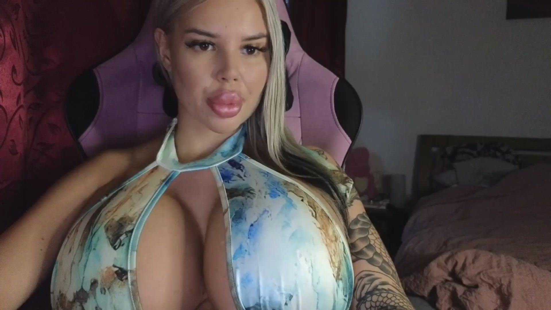 Gallery image thumbnail from Belladollxx's myfreecams stream on, 12/10/2025, 16:05 image 8 of 20