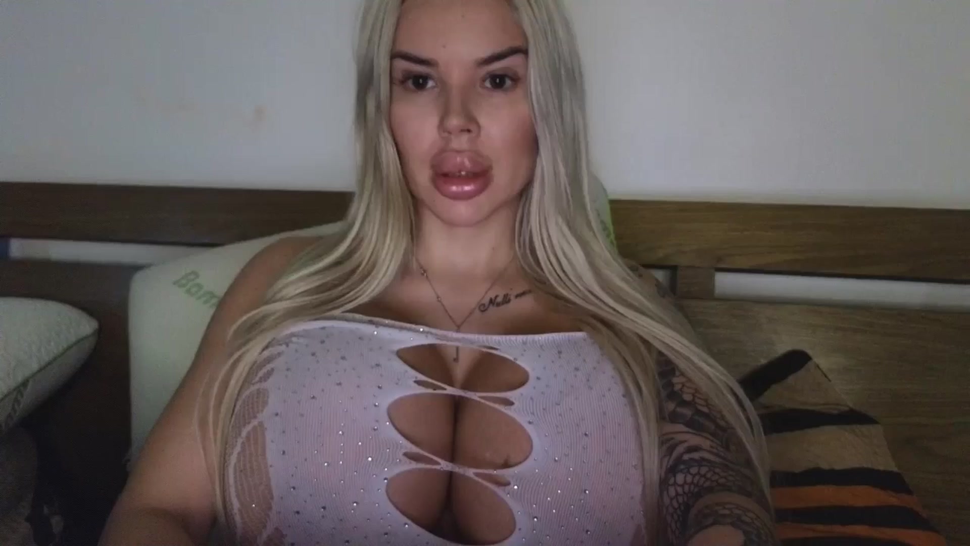Gallery image thumbnail from Belladollxx's myfreecams stream on, 03/31/2026, 16:56 image 1 of 20