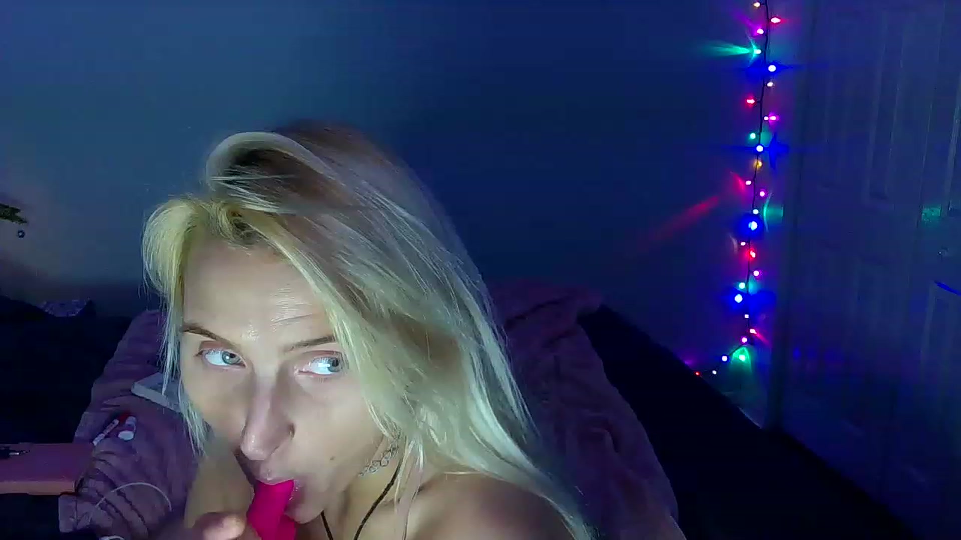 Gallery image thumbnail from Bellakayyy's myfreecams stream on, 12/19/2022, 07:10 image 9 of 20