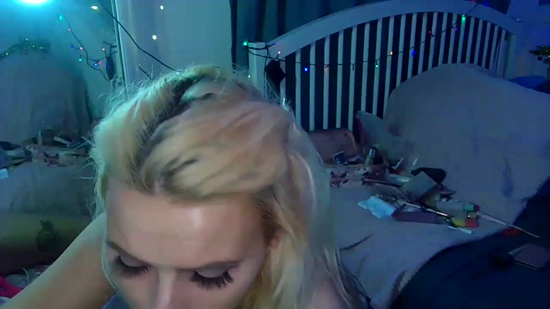 Gallery image thumbnail from Bellakayyy's myfreecams stream on, 12/20/2022, 01:46 image 15 of 20