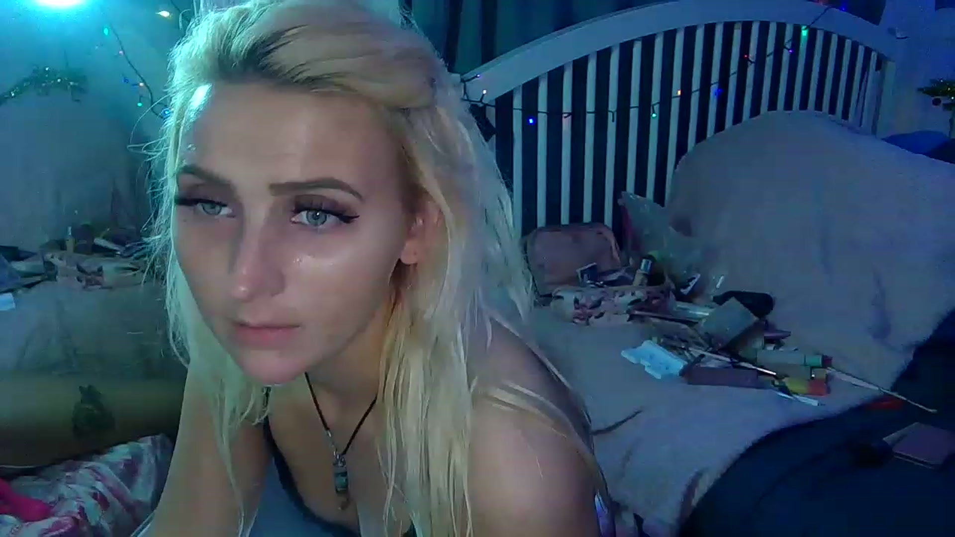 Gallery image thumbnail from Bellakayyy's myfreecams stream on, 12/20/2022, 01:46 image 11 of 20