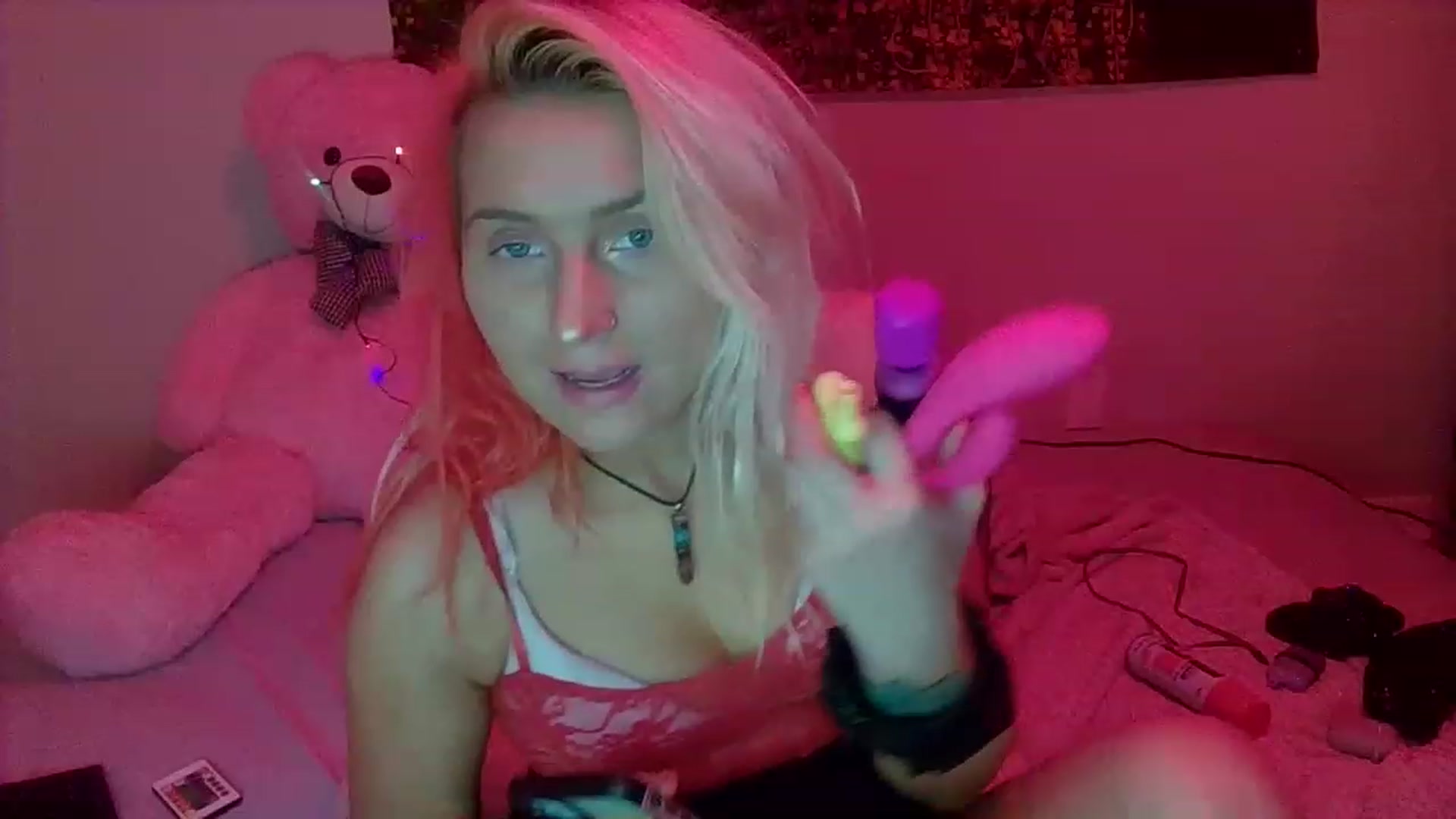 Gallery image thumbnail from Bellakayyy's myfreecams stream on, 12/25/2022, 02:15 image 18 of 20