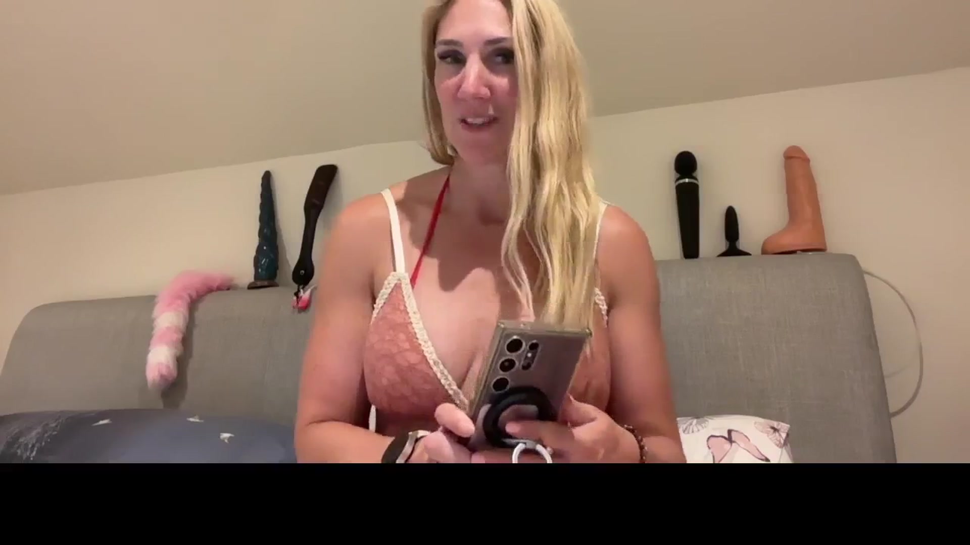Gallery image thumbnail from Bellanoirxx's myfreecams stream on, 07/26/2025, 22:01 image 8 of 20