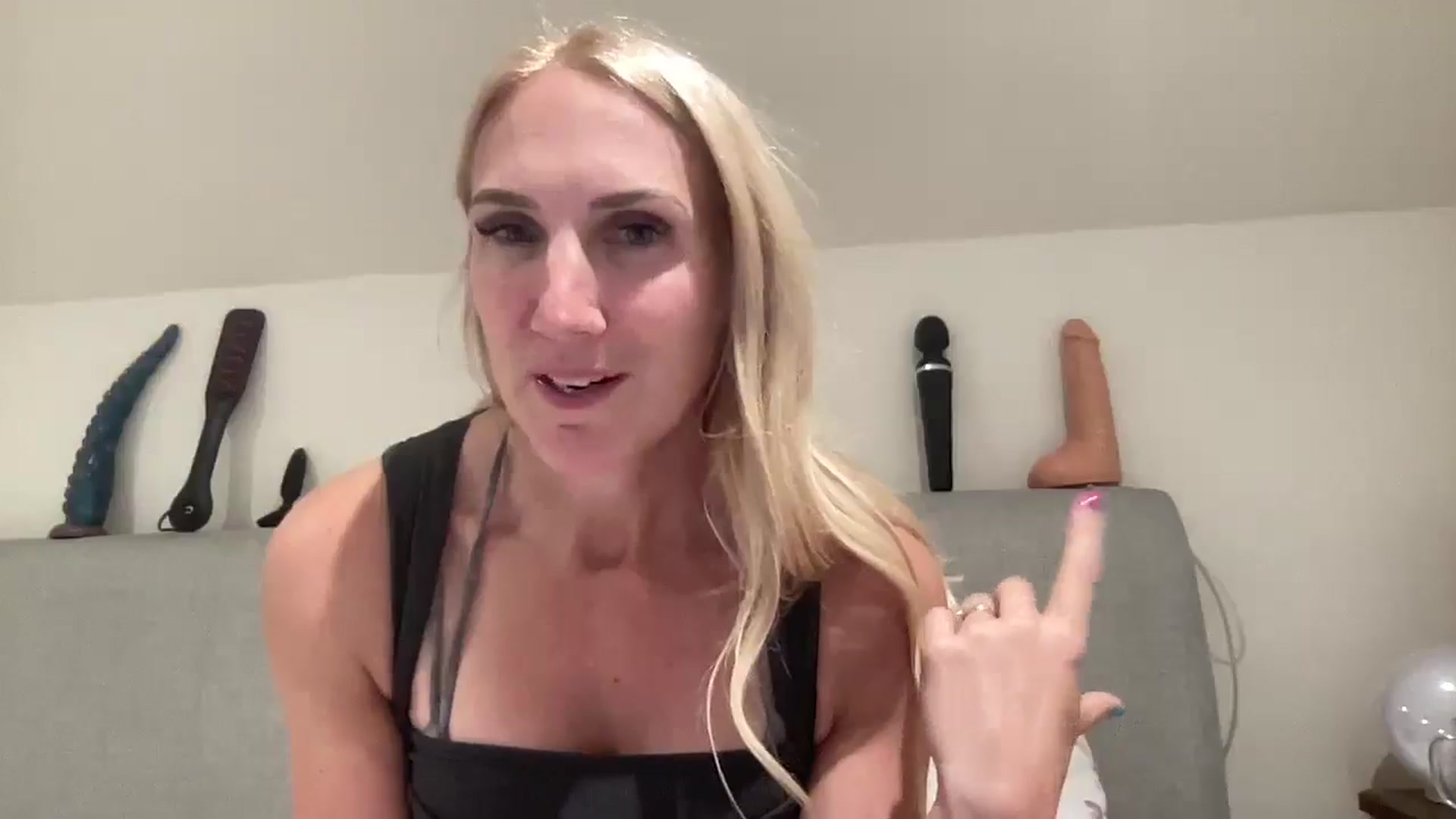 Gallery image thumbnail from Bellanoirxx's myfreecams stream on, 07/29/2025, 23:44 image 2 of 20