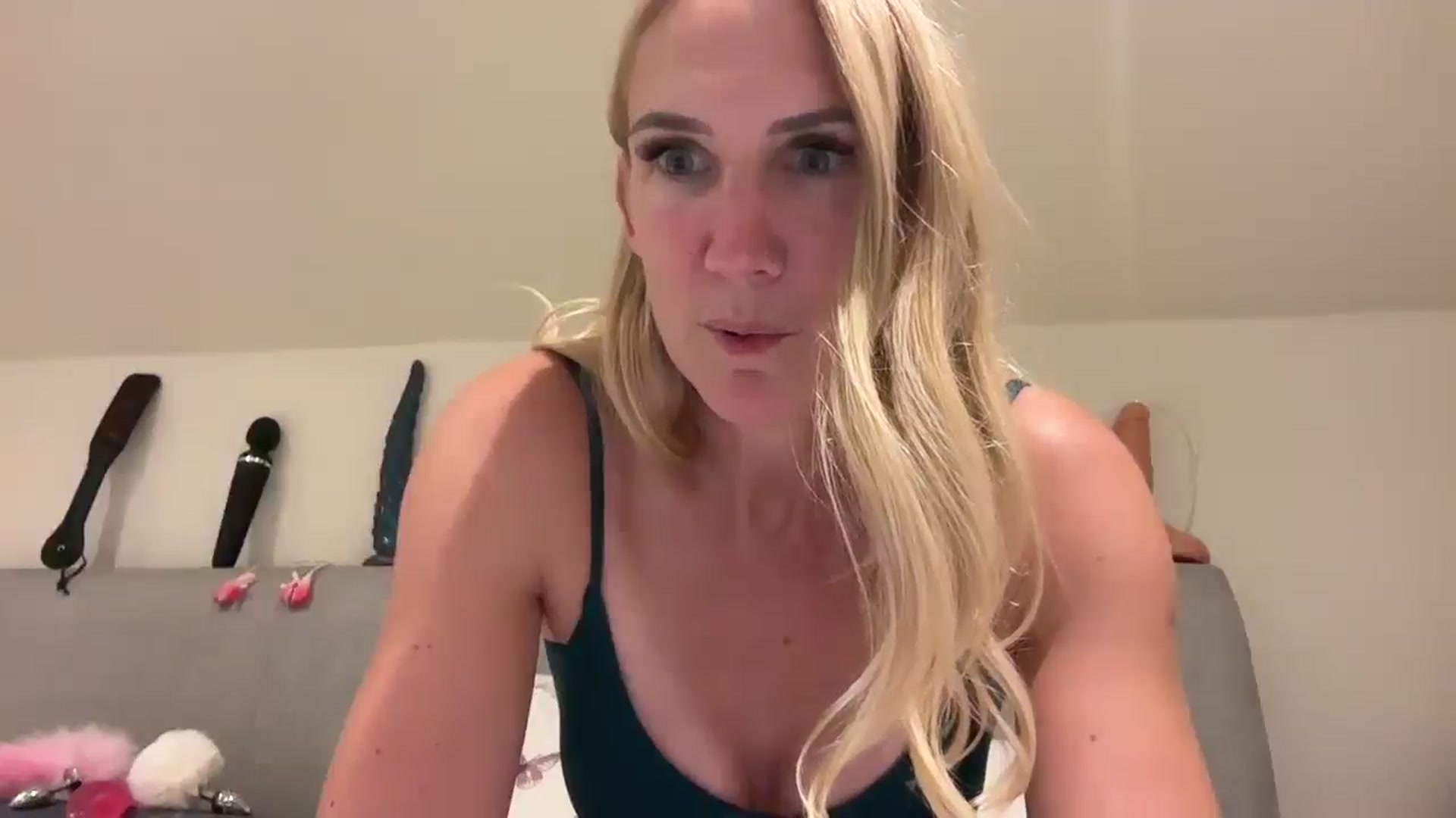 Gallery image thumbnail from Bellanoirxx's myfreecams stream on, 07/30/2025, 21:43 image 16 of 20