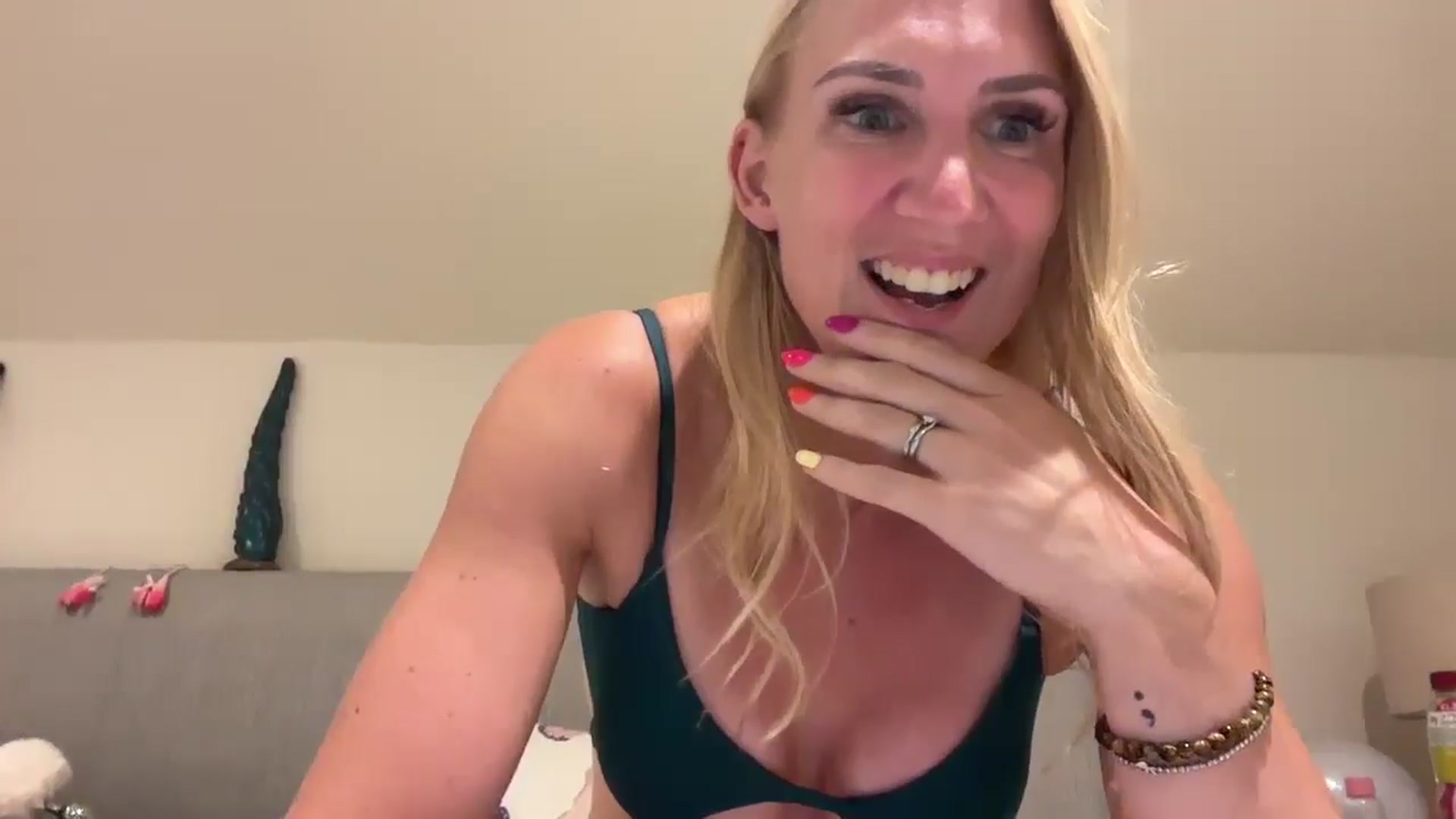 Gallery image thumbnail from Bellanoirxx's myfreecams stream on, 07/30/2025, 21:43 image 19 of 20