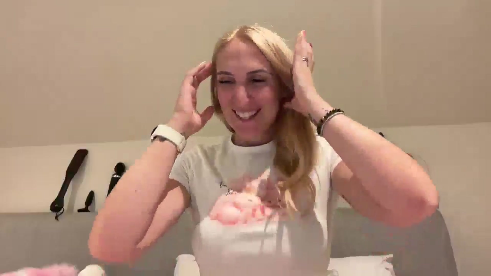 Gallery image thumbnail from Bellanoirxx's myfreecams stream on, 07/30/2025, 21:43 image 11 of 20