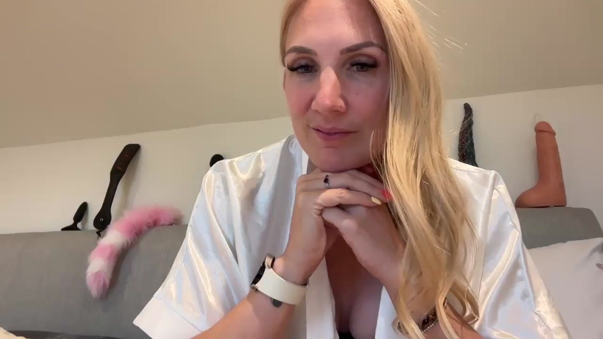 Gallery image thumbnail from Bellanoirxx's myfreecams stream on, 07/31/2025, 22:40 image 2 of 20