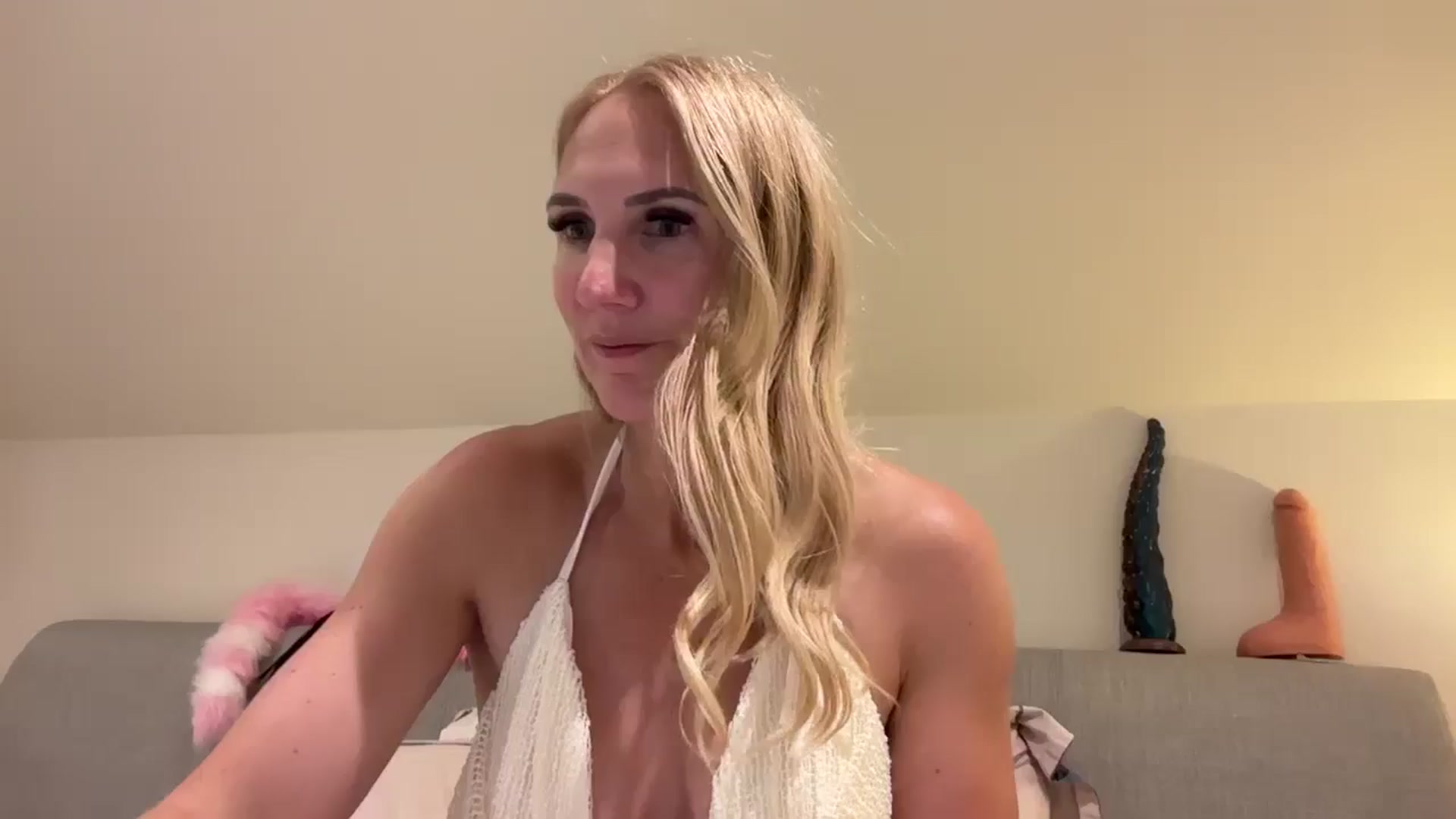 Gallery image thumbnail from Bellanoirxx's myfreecams stream on, 08/03/2025, 21:06 image 13 of 20