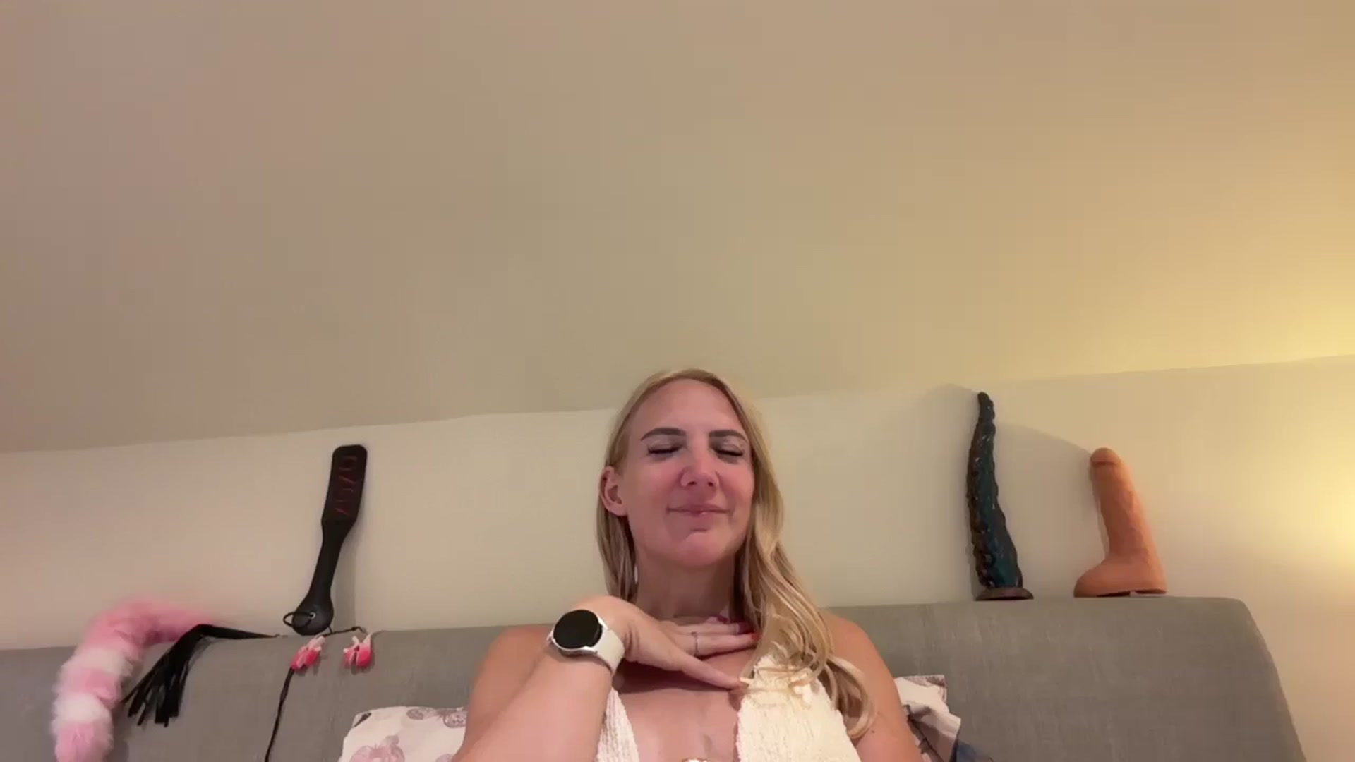 Gallery image thumbnail from Bellanoirxx's myfreecams stream on, 08/03/2025, 21:06 image 10 of 20