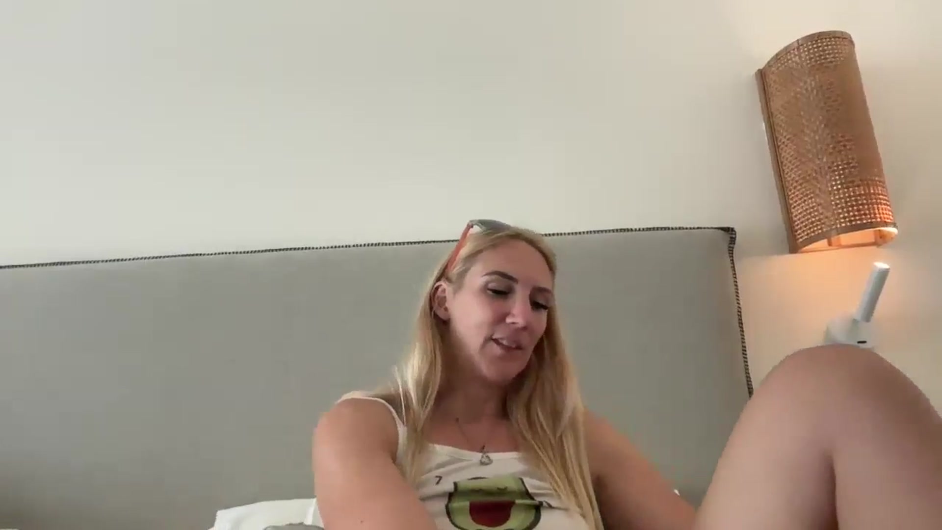 Gallery image thumbnail from Bellanoirxx's myfreecams stream on, 08/15/2025, 11:01 image 8 of 20