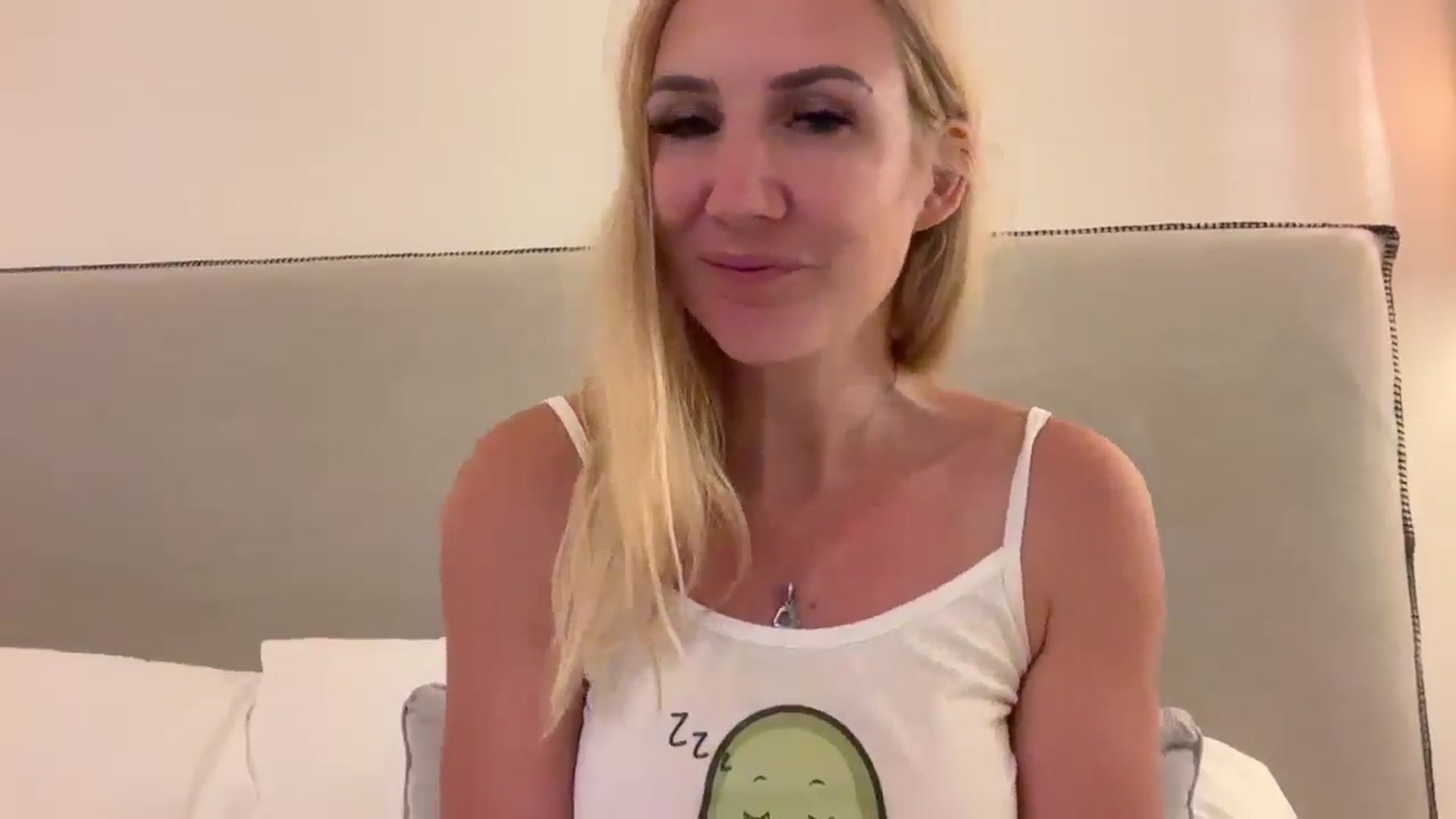 Gallery image thumbnail from Bellanoirxx's myfreecams stream on, 08/16/2025, 10:41 image 2 of 20