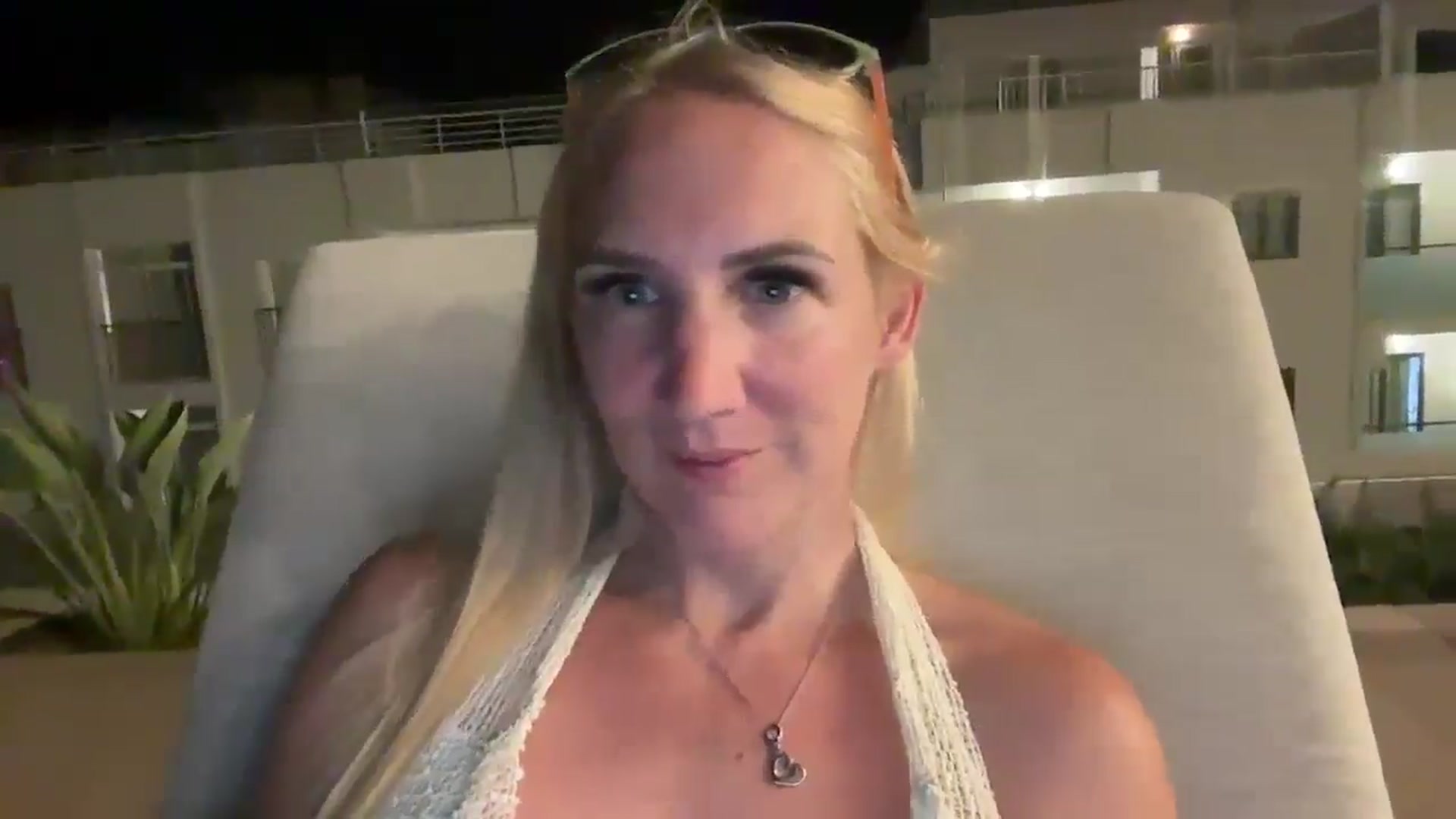 Gallery image thumbnail from Bellanoirxx's myfreecams stream on, 08/17/2025, 19:57 image 18 of 20