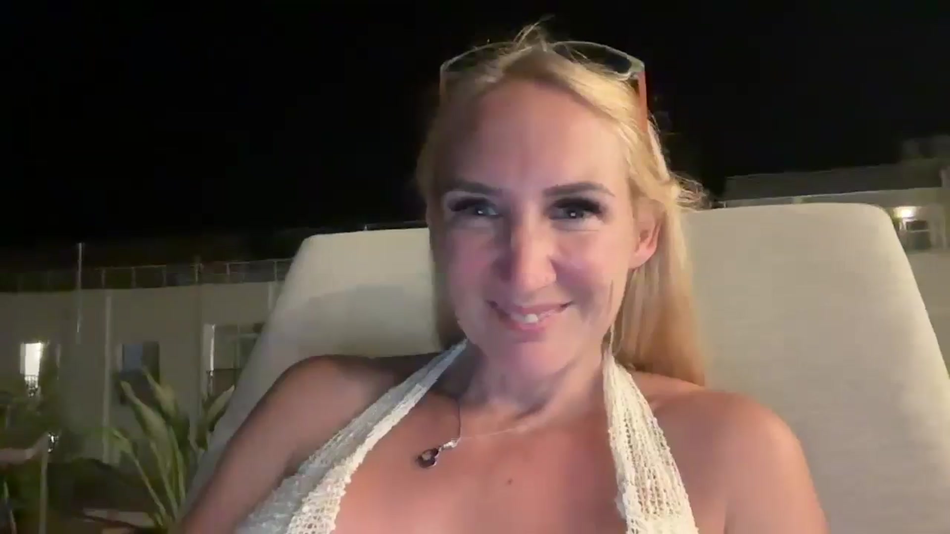 Gallery image thumbnail from Bellanoirxx's myfreecams stream on, 08/17/2025, 19:57 image 10 of 20