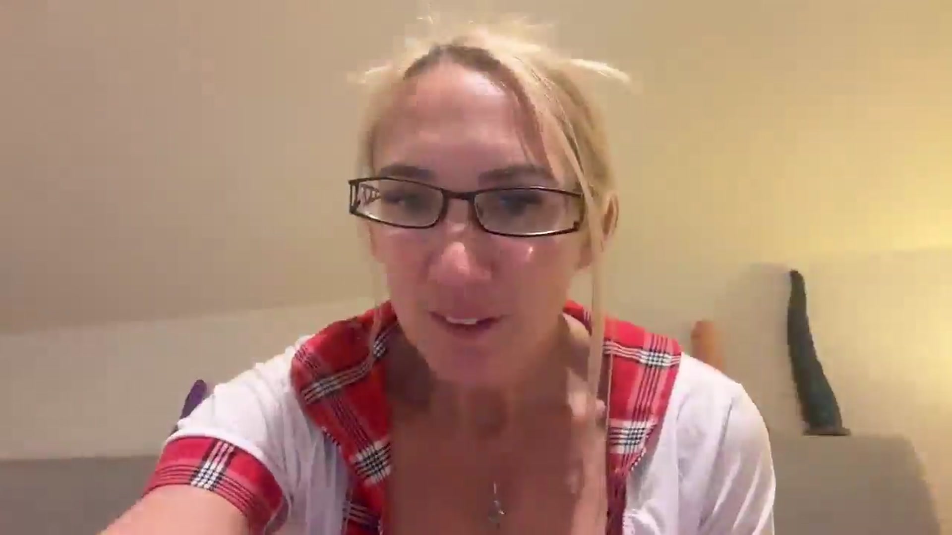 Gallery image thumbnail from Bellanoirxx's myfreecams stream on, 08/28/2025, 22:25 image 3 of 20