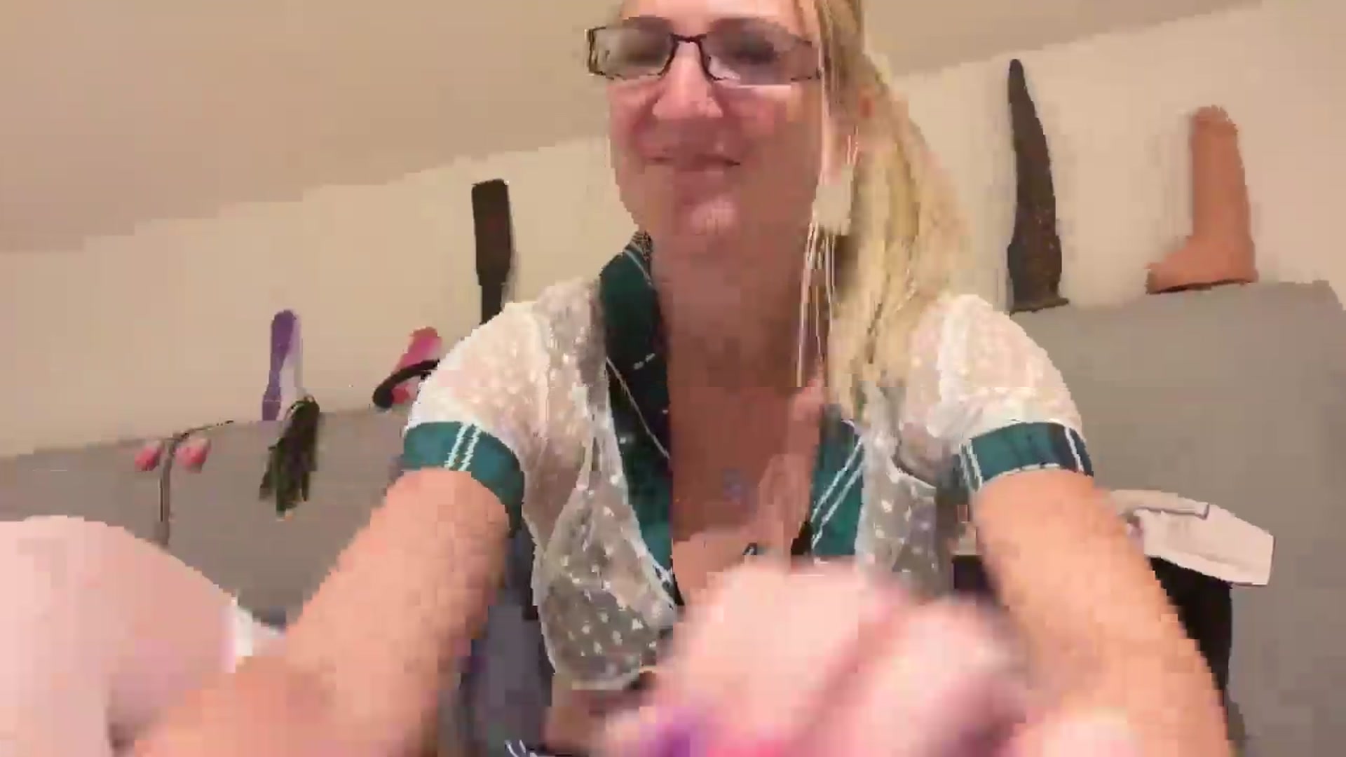 Gallery image thumbnail from Bellanoirxx's myfreecams stream on, 08/29/2025, 23:26 image 12 of 20