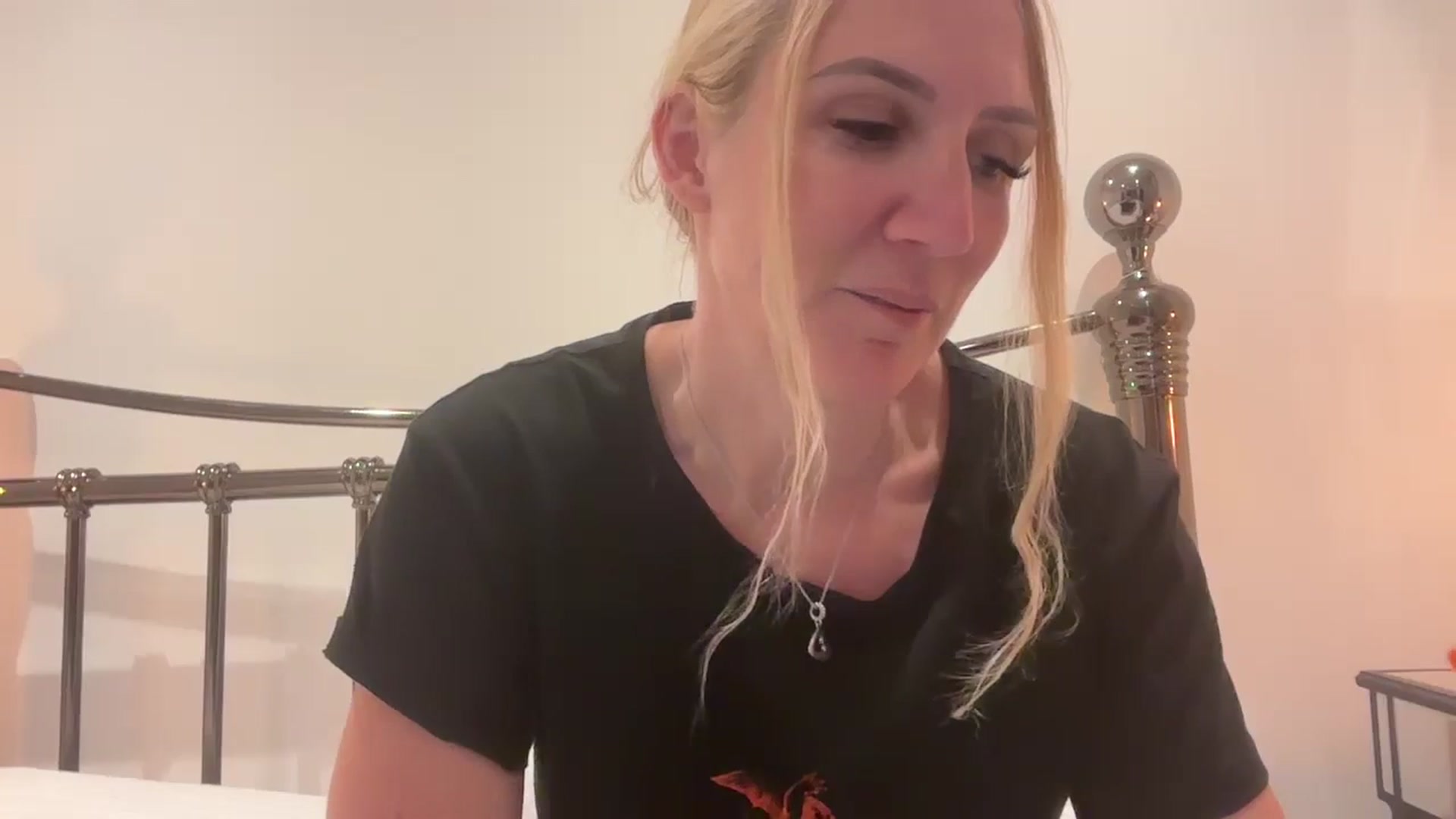 Gallery image thumbnail from Bellanoirxx's myfreecams stream on, 08/31/2025, 19:37 image 3 of 20