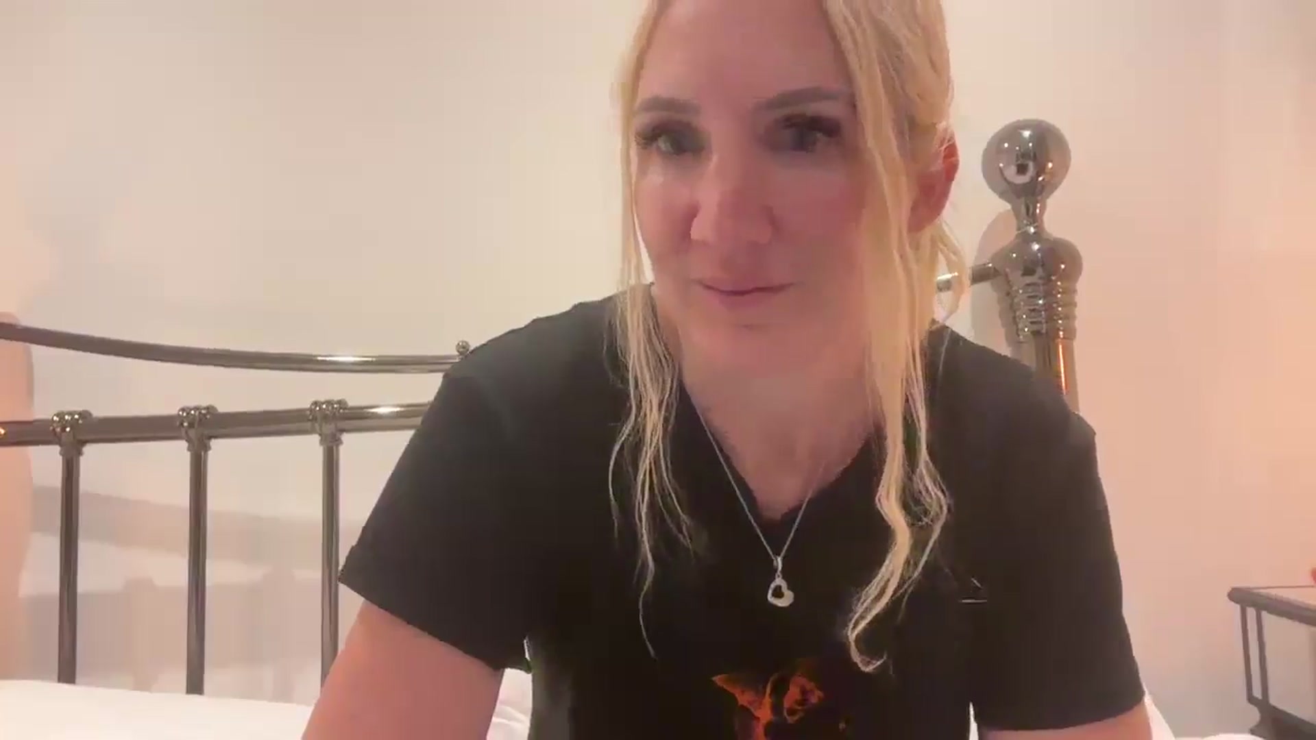 Gallery image thumbnail from Bellanoirxx's myfreecams stream on, 08/31/2025, 19:37 image 15 of 20