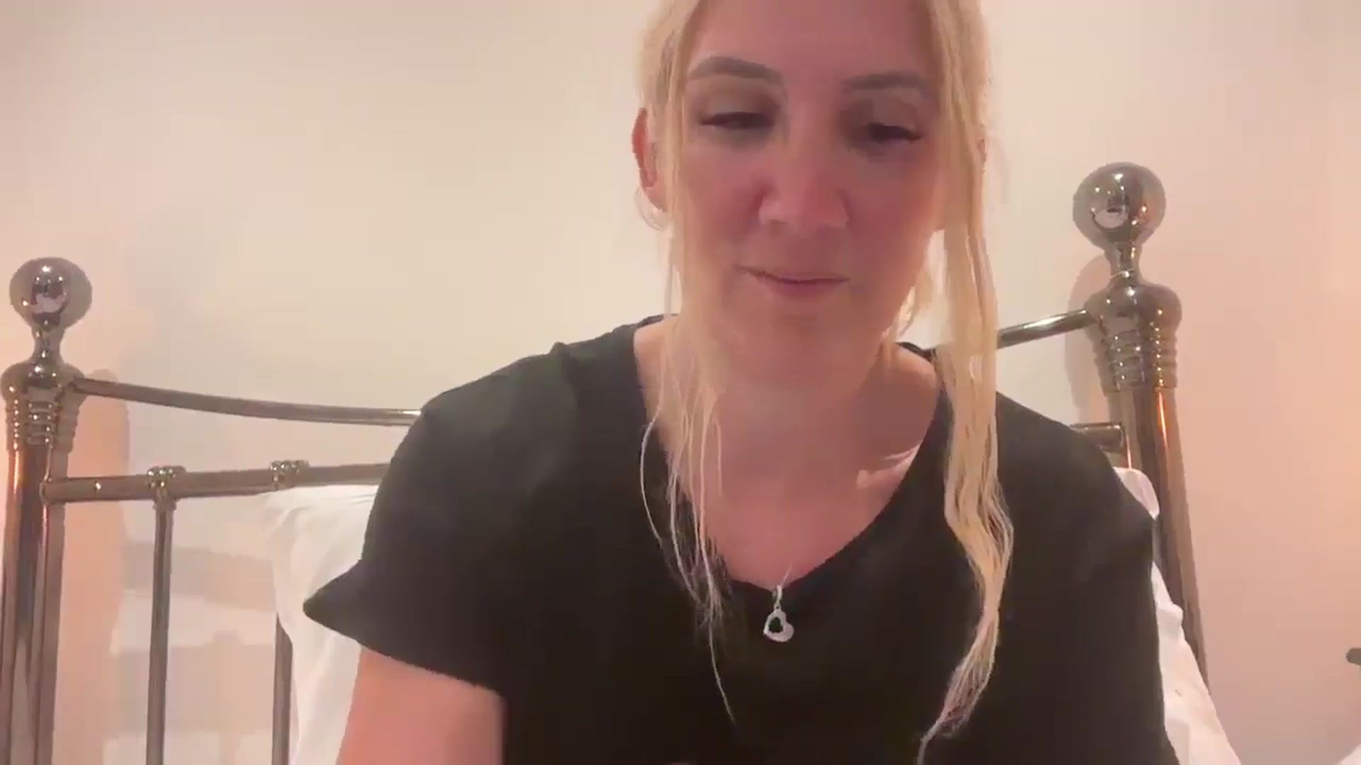 Gallery image thumbnail from Bellanoirxx's myfreecams stream on, 08/31/2025, 20:44 image 18 of 20