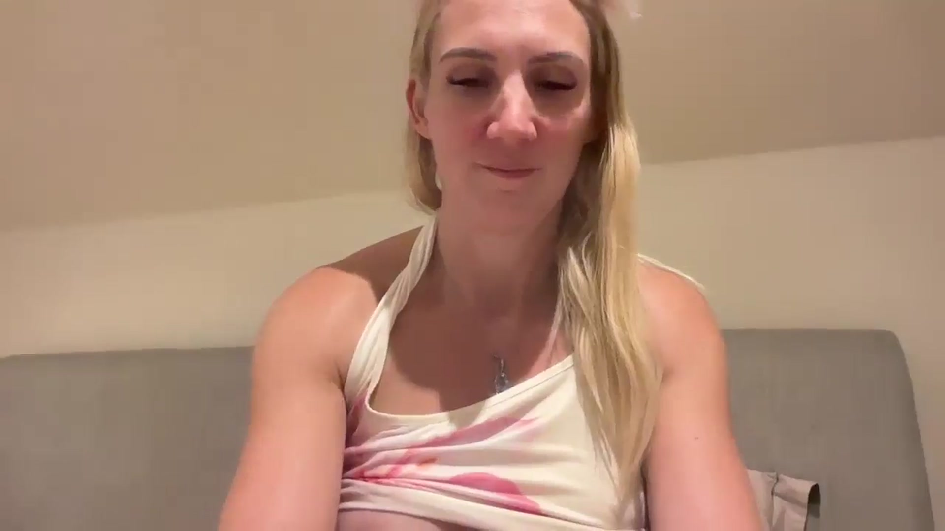 Gallery image thumbnail from Bellanoirxx's myfreecams stream on, 09/01/2025, 22:52 image 14 of 20